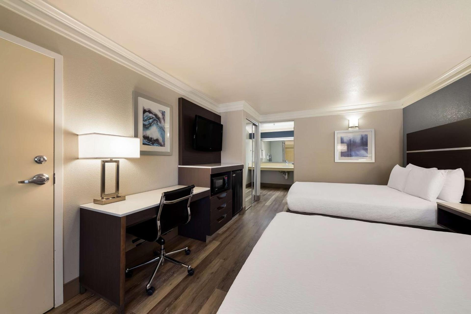 Best Western Inn & Suites Lemoore photo 32