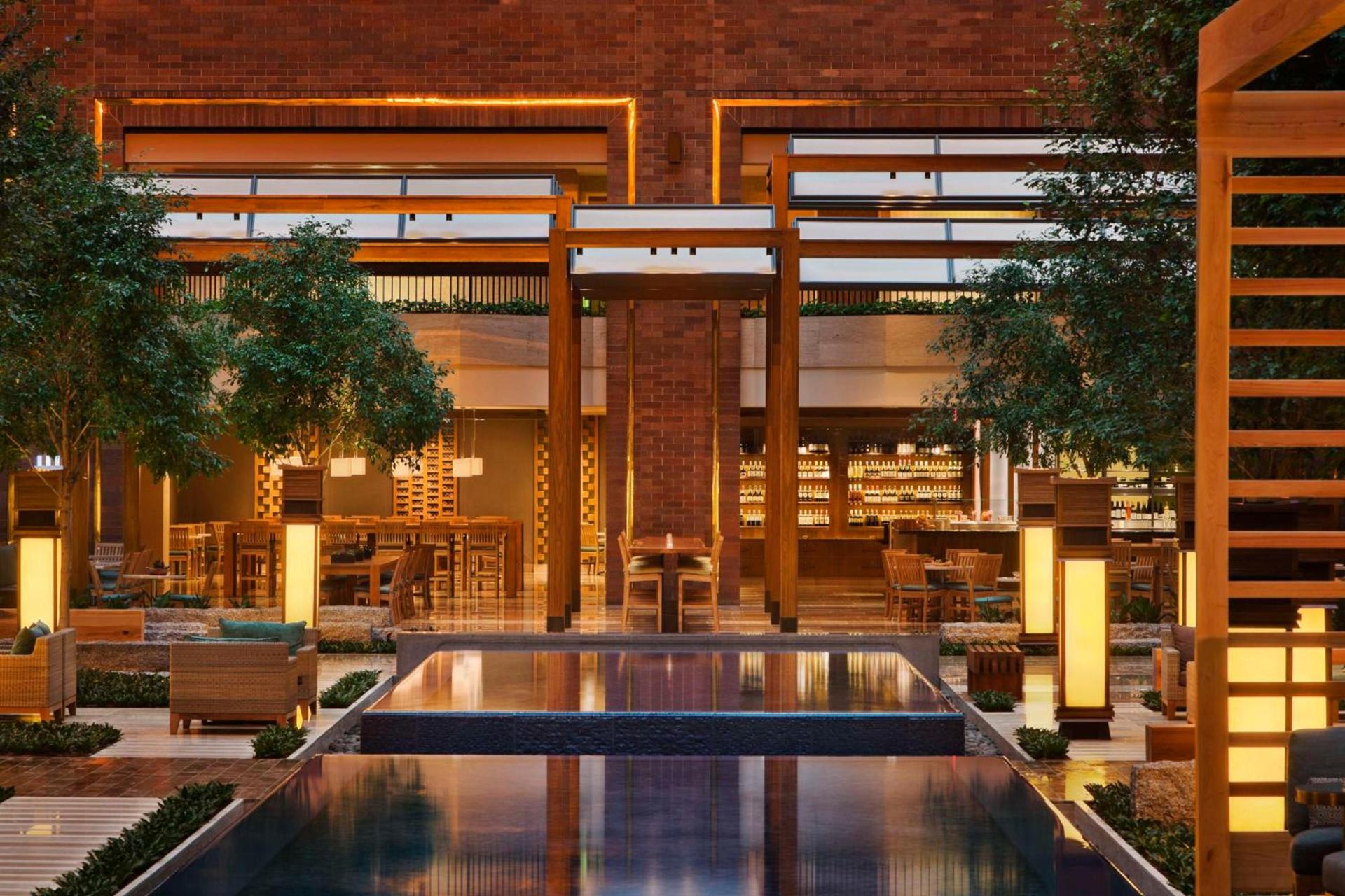 Hilton Anatole photo 15
