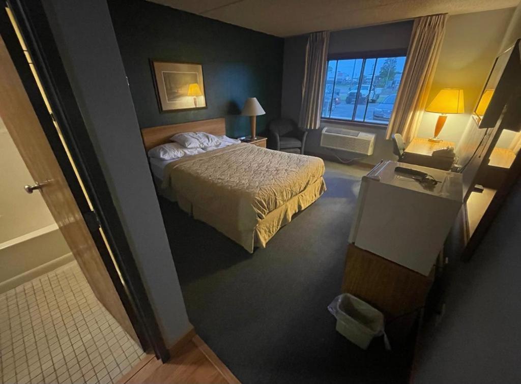 The Belgium Inn & Suites photo 10