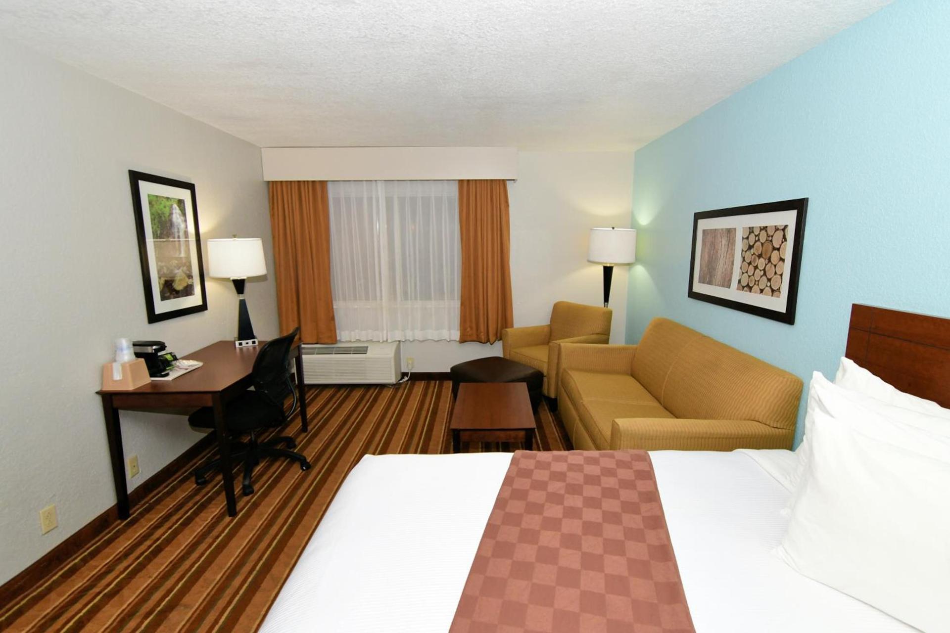 Rock Island Inn & Suites Marshalltown photo 40