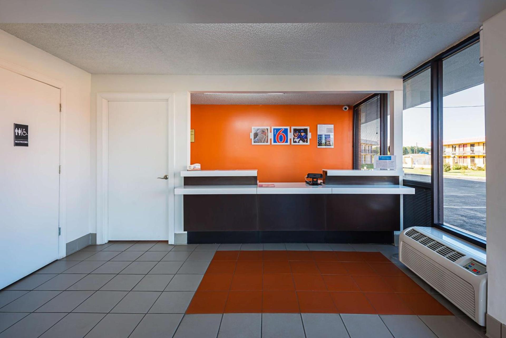 Studio 6 Suites Perry, GA photo 2
