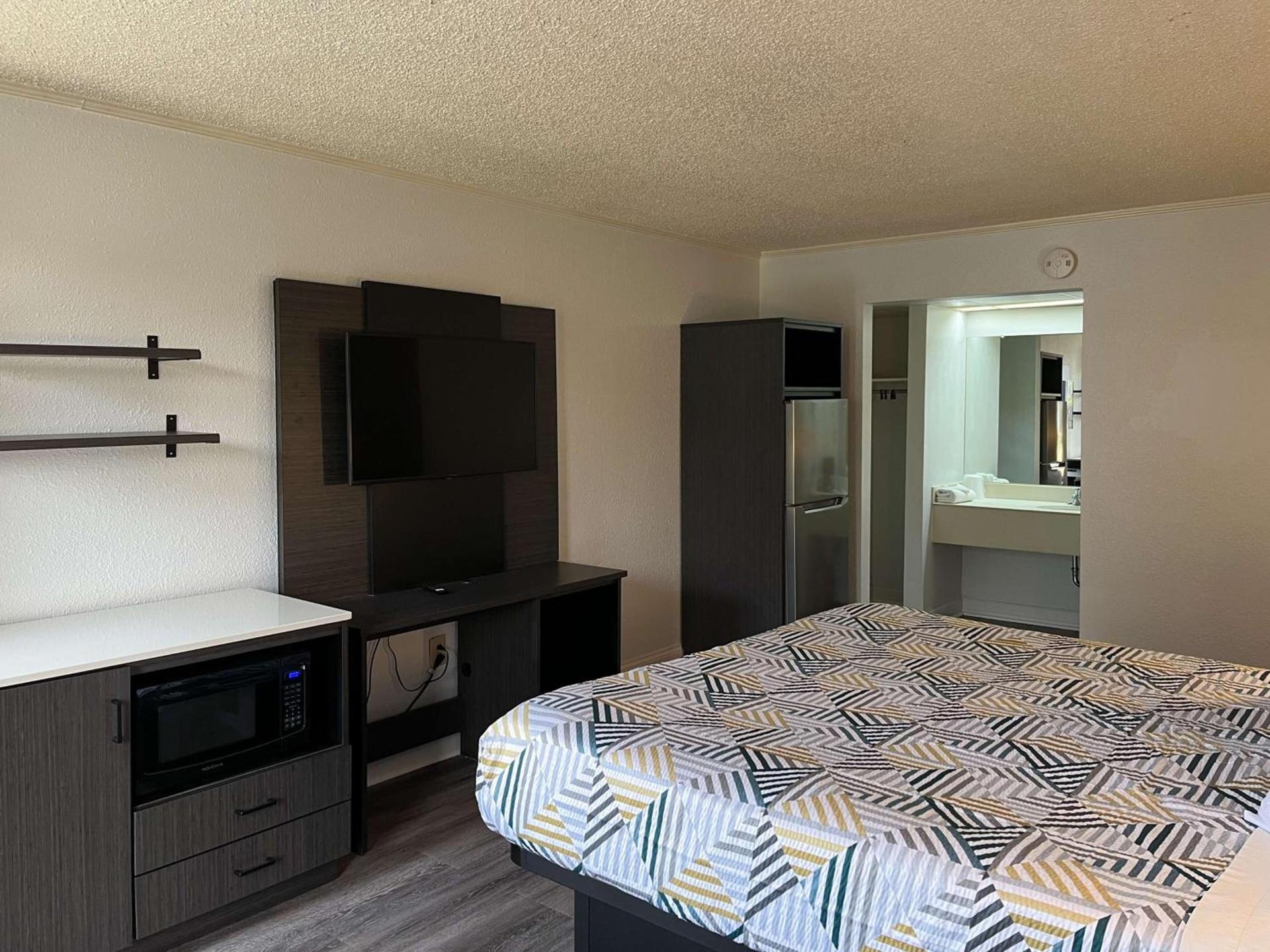 Studio 6 Suites Perry, GA photo 6