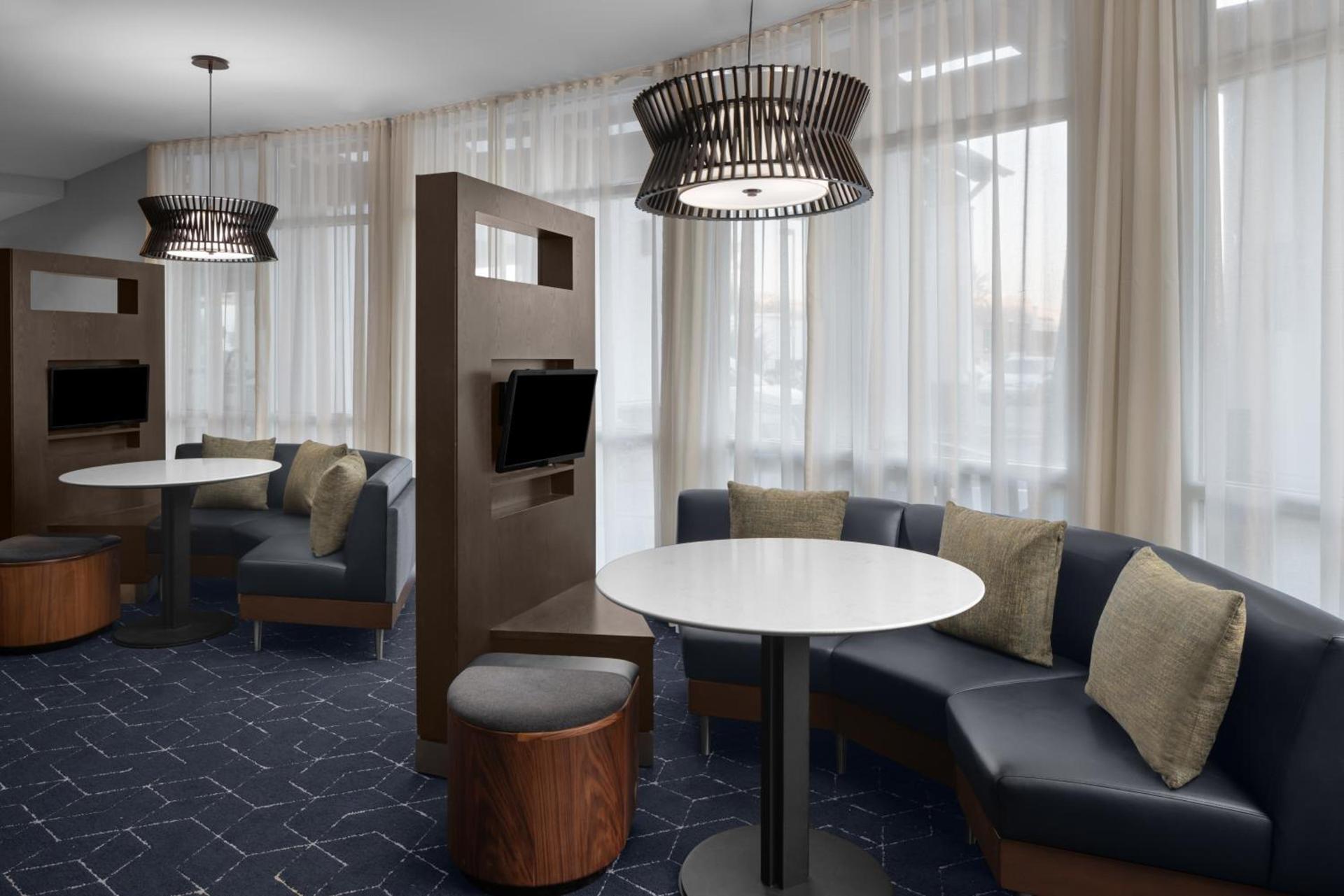Courtyard by Marriott Phoenix West/Avondale photo 8