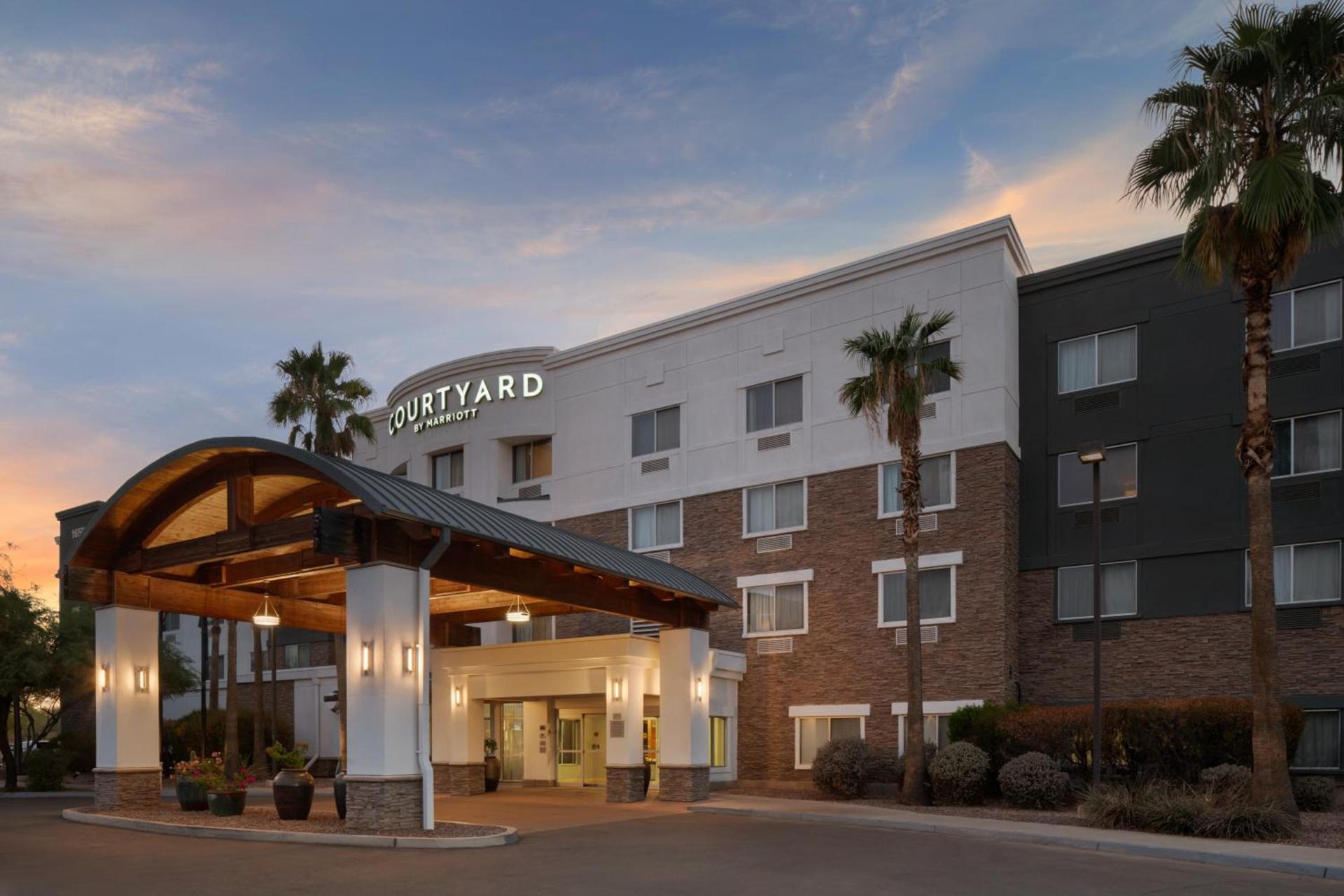 Courtyard by Marriott Phoenix West/Avondale photo 2