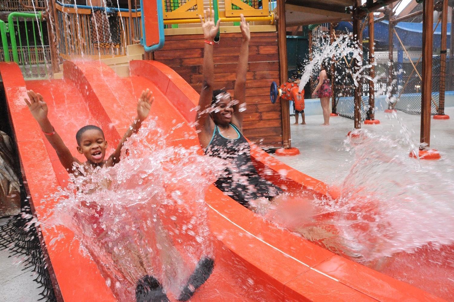 Six Flags Great Escape Lodge & Indoor Waterpark photo 13