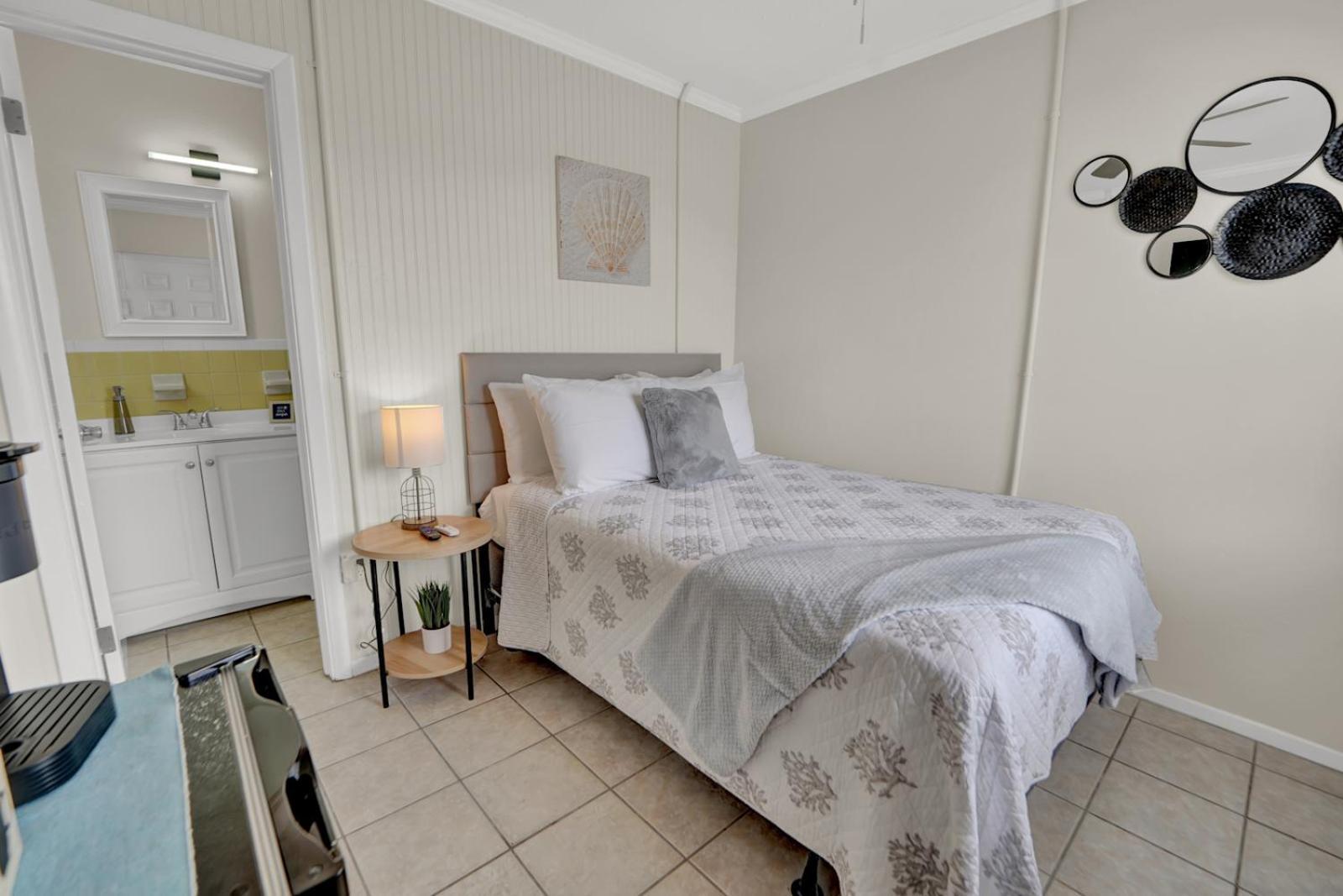 Sea Foam Suites photo 38