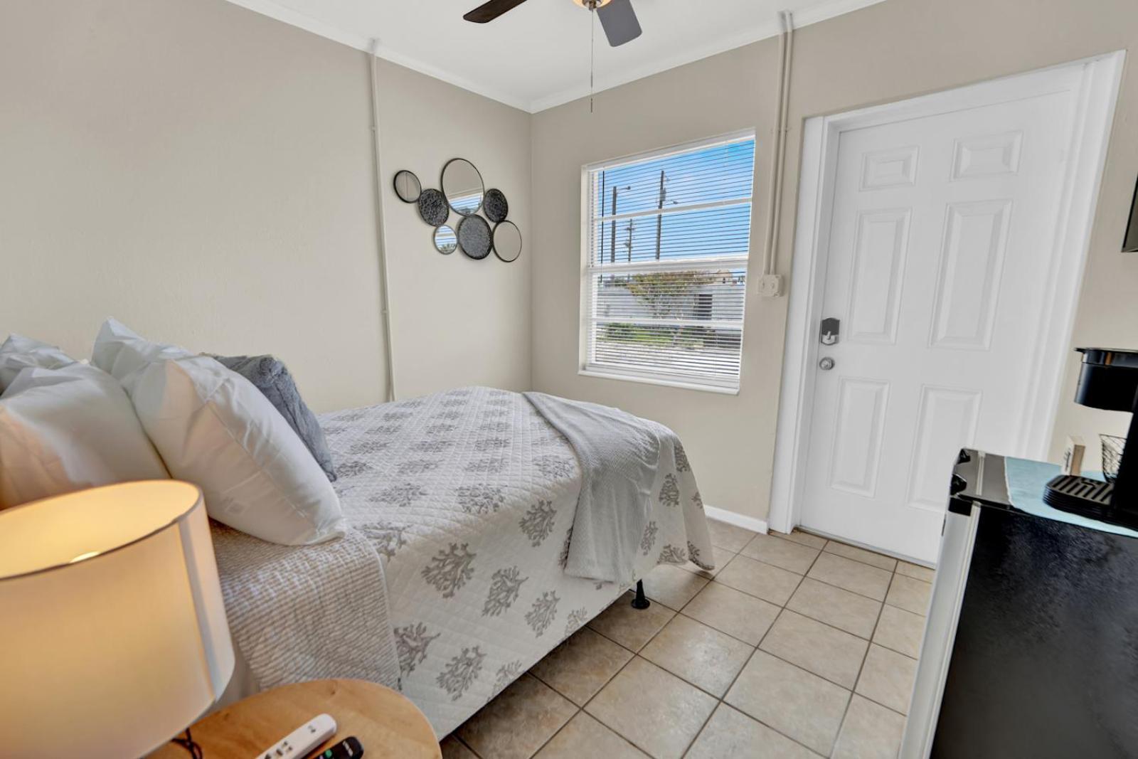 Sea Foam Suites photo 17