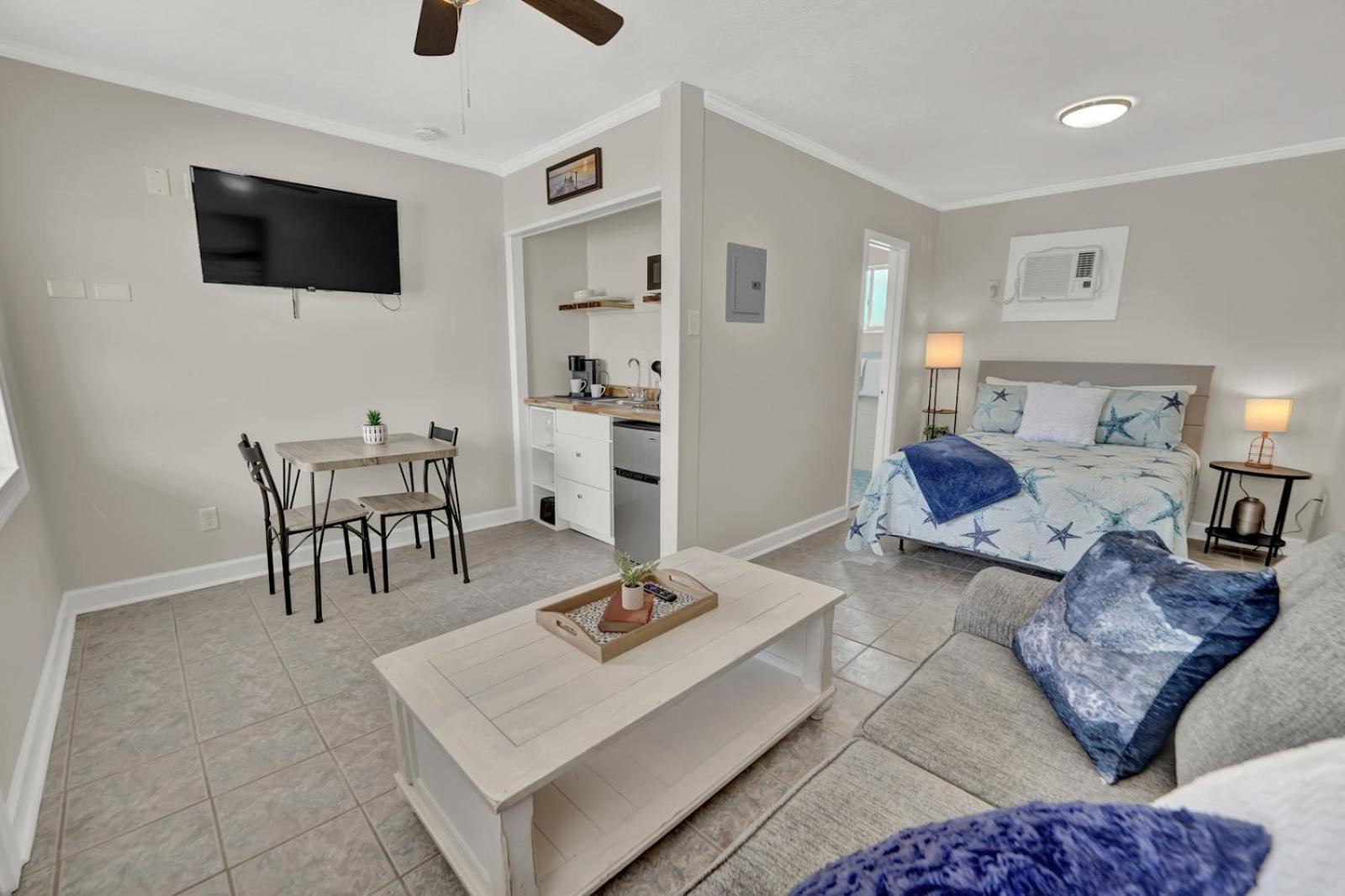 Sea Foam Suites photo 48