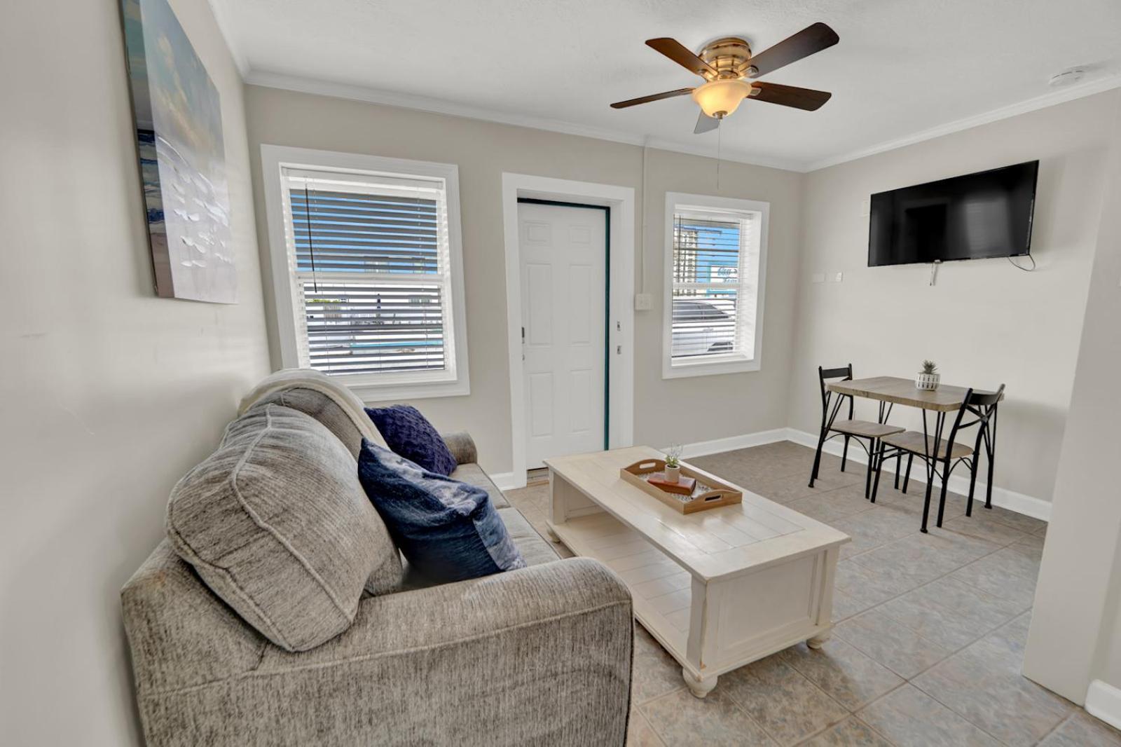 Sea Foam Suites photo 62