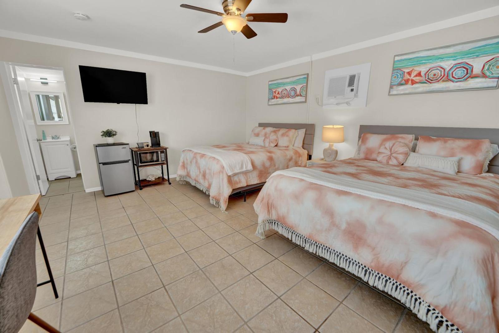 Sea Foam Suites photo 22