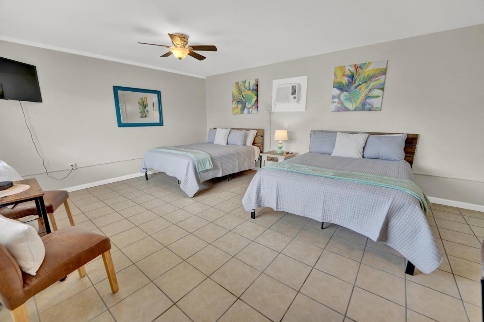 Sea Foam Suites photo 32