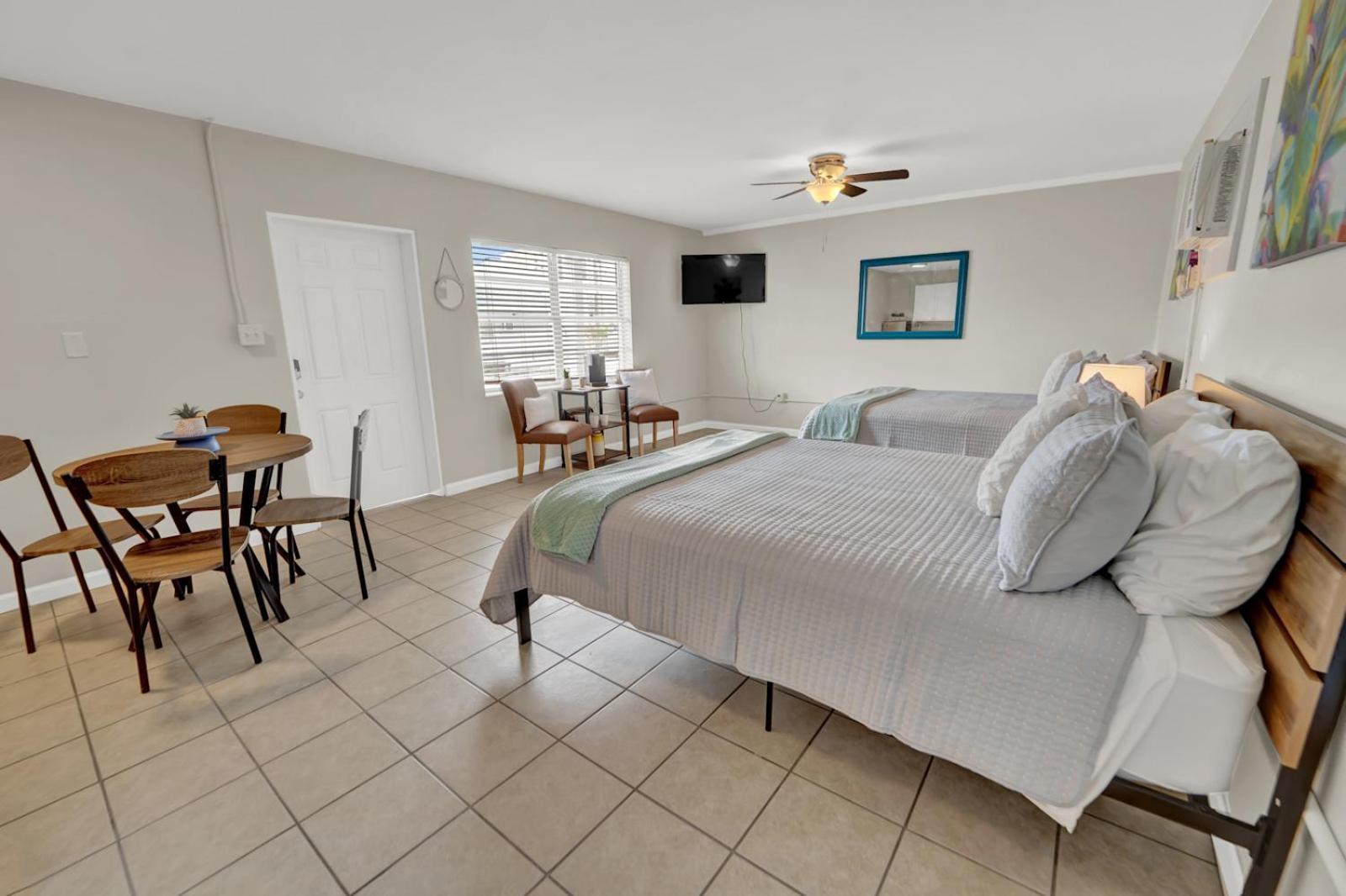 Sea Foam Suites photo 14