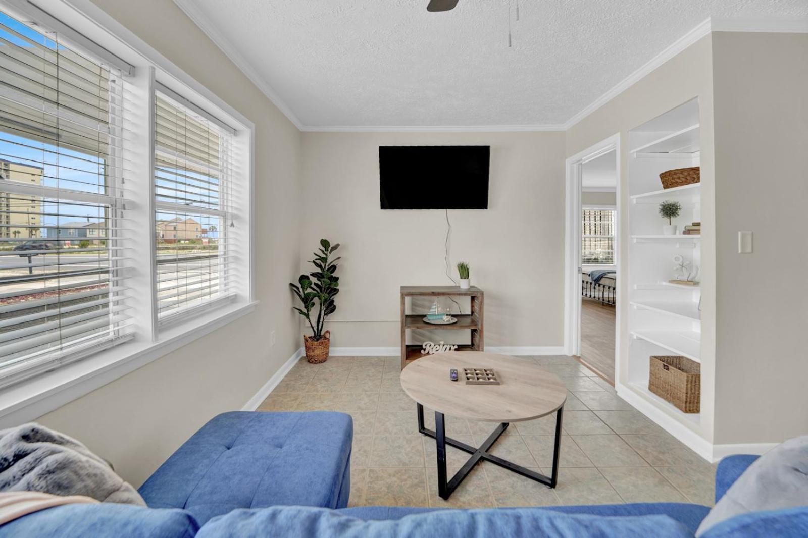 Sea Foam Suites photo 59