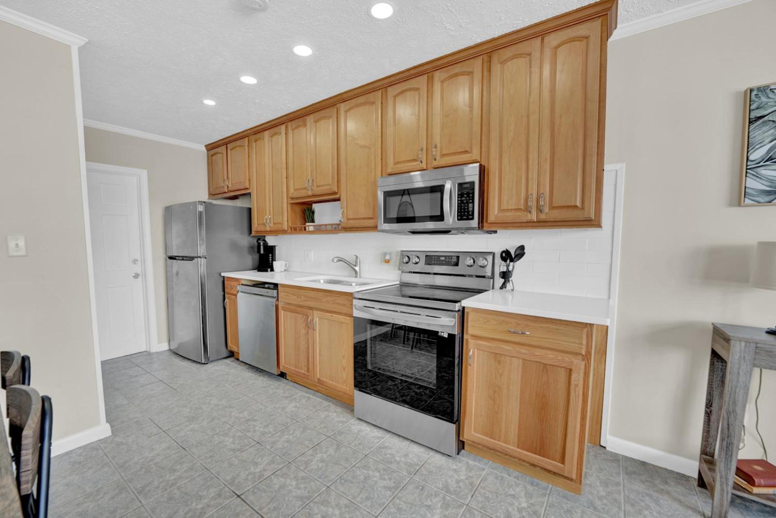 Sea Foam Suites photo 57