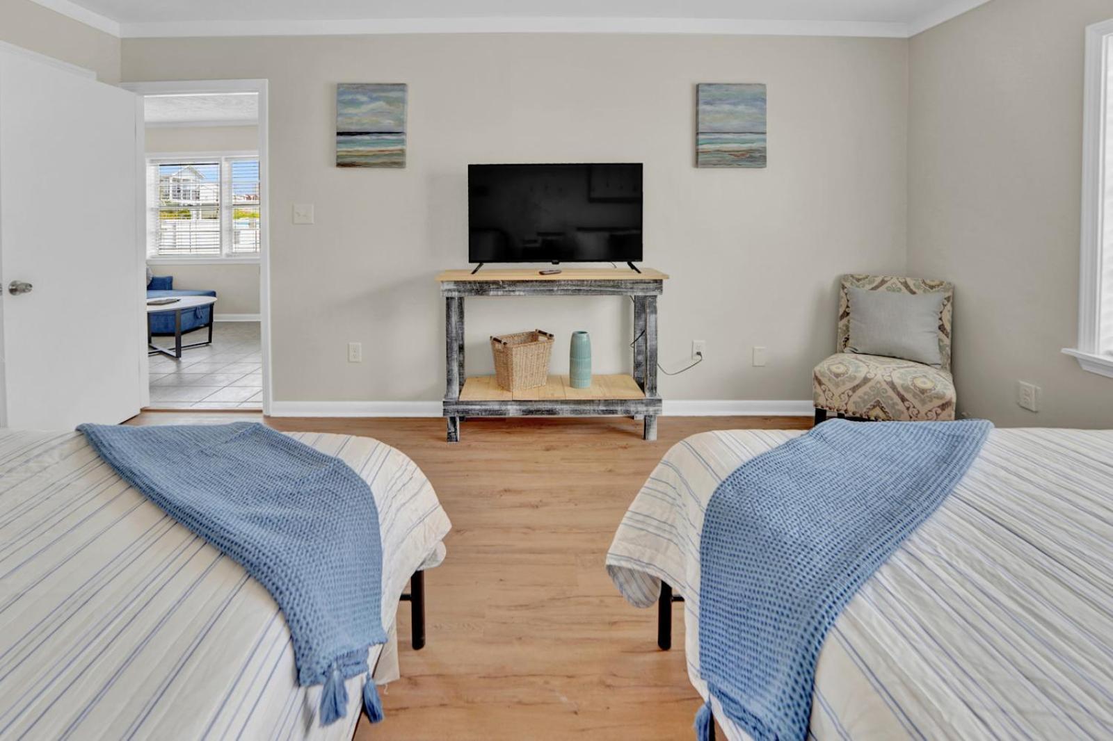 Sea Foam Suites photo 37
