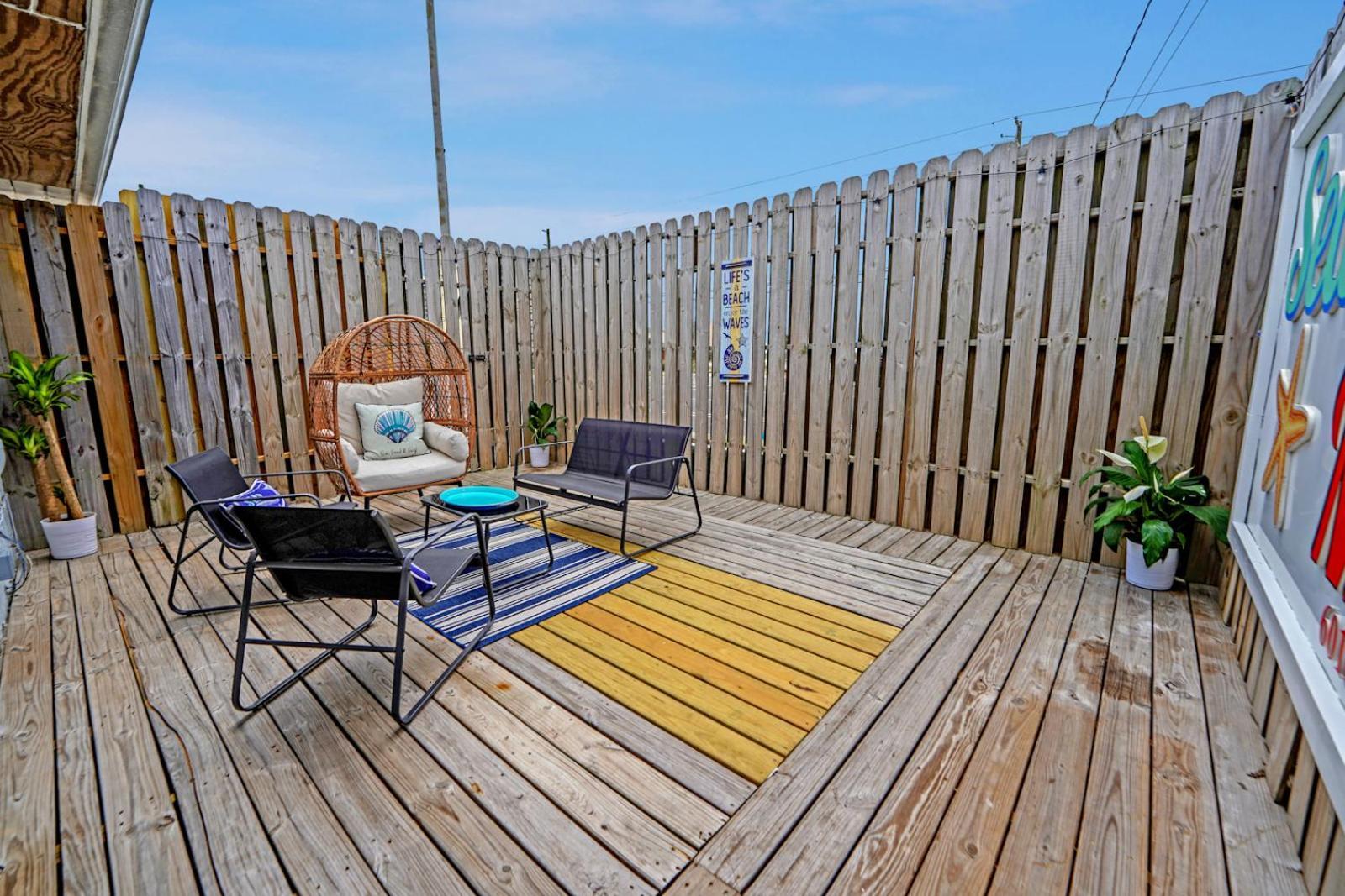 Sea Foam Suites photo 4