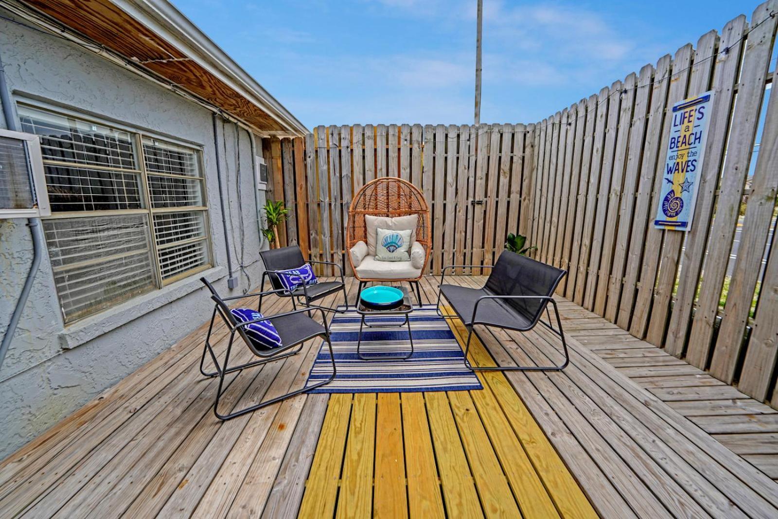 Sea Foam Suites photo 3