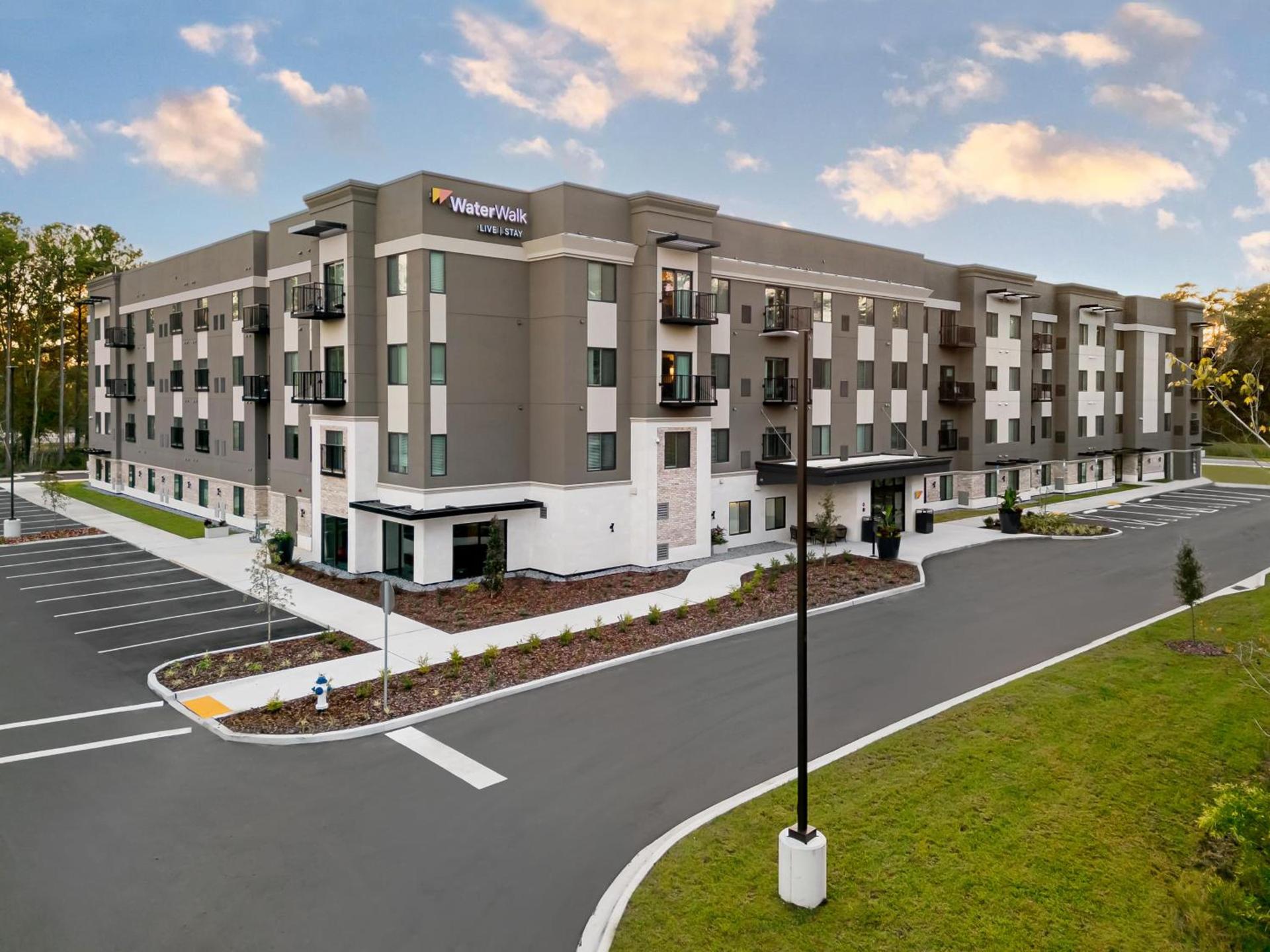 WaterWalk Extended Stay by Wyndham Jacksonville Deerwood Pk photo 46