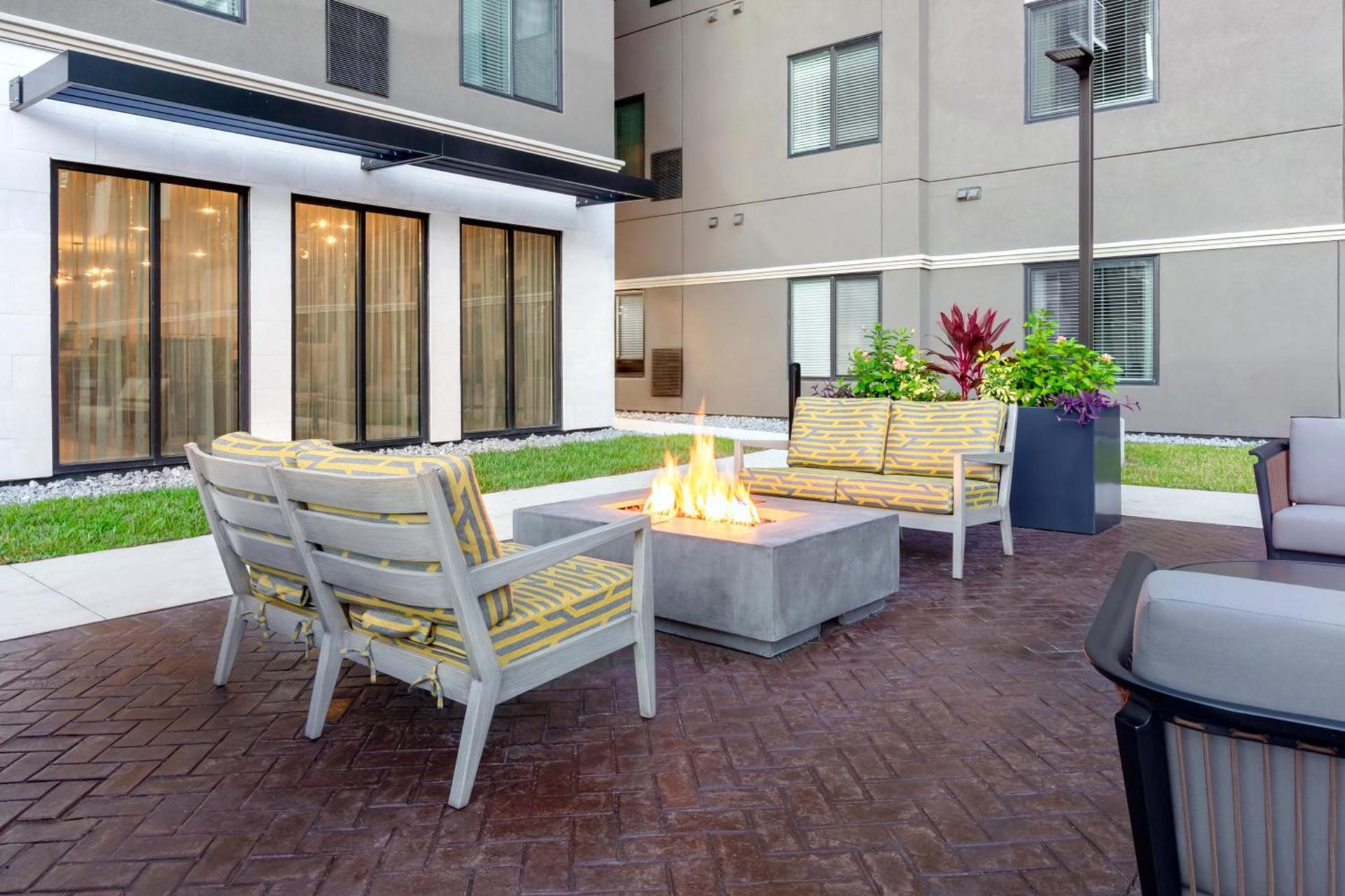 WaterWalk Extended Stay by Wyndham Jacksonville Deerwood Pk photo 41
