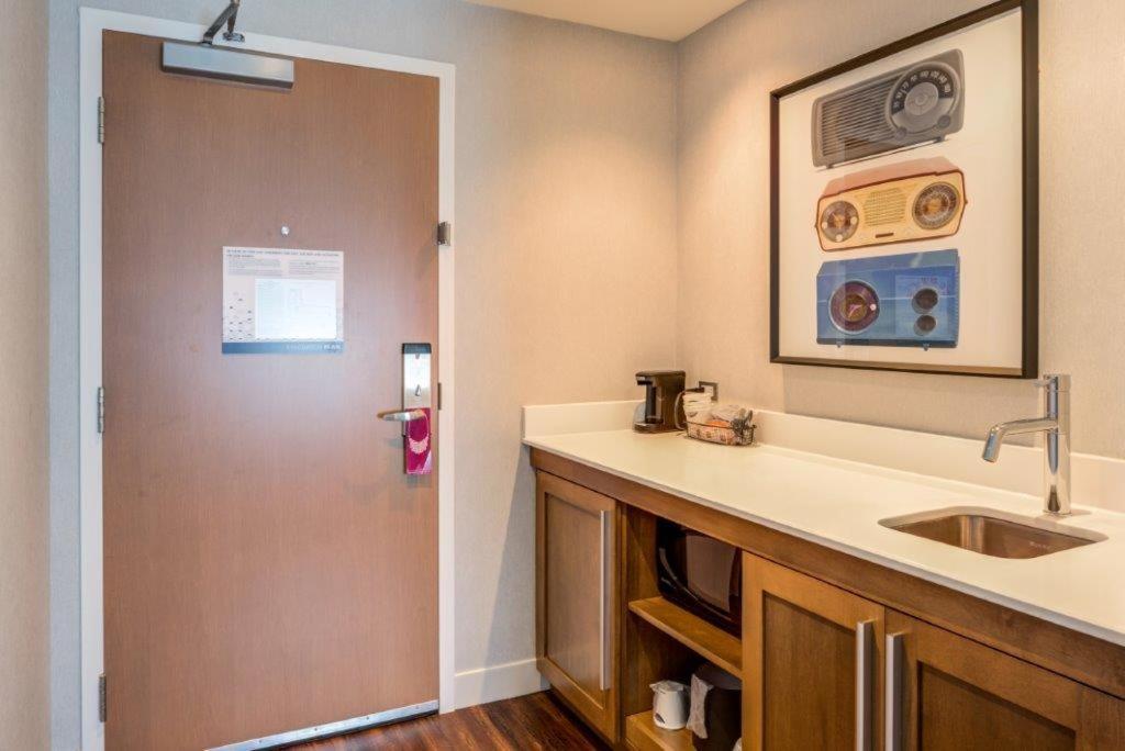Hampton Inn & Suites Boston/Waltham photo 46