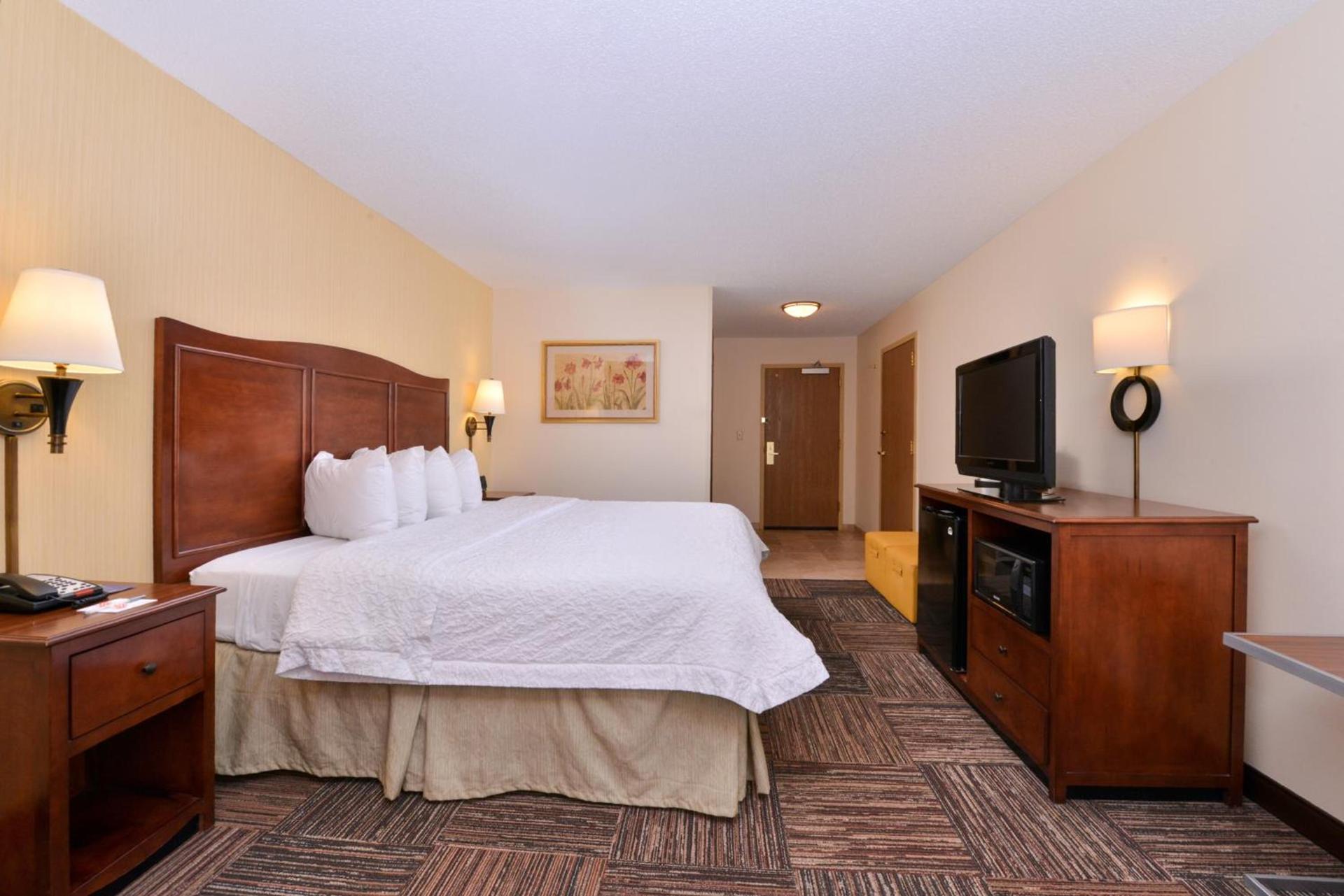 Hampton Inn Elkhart photo 36