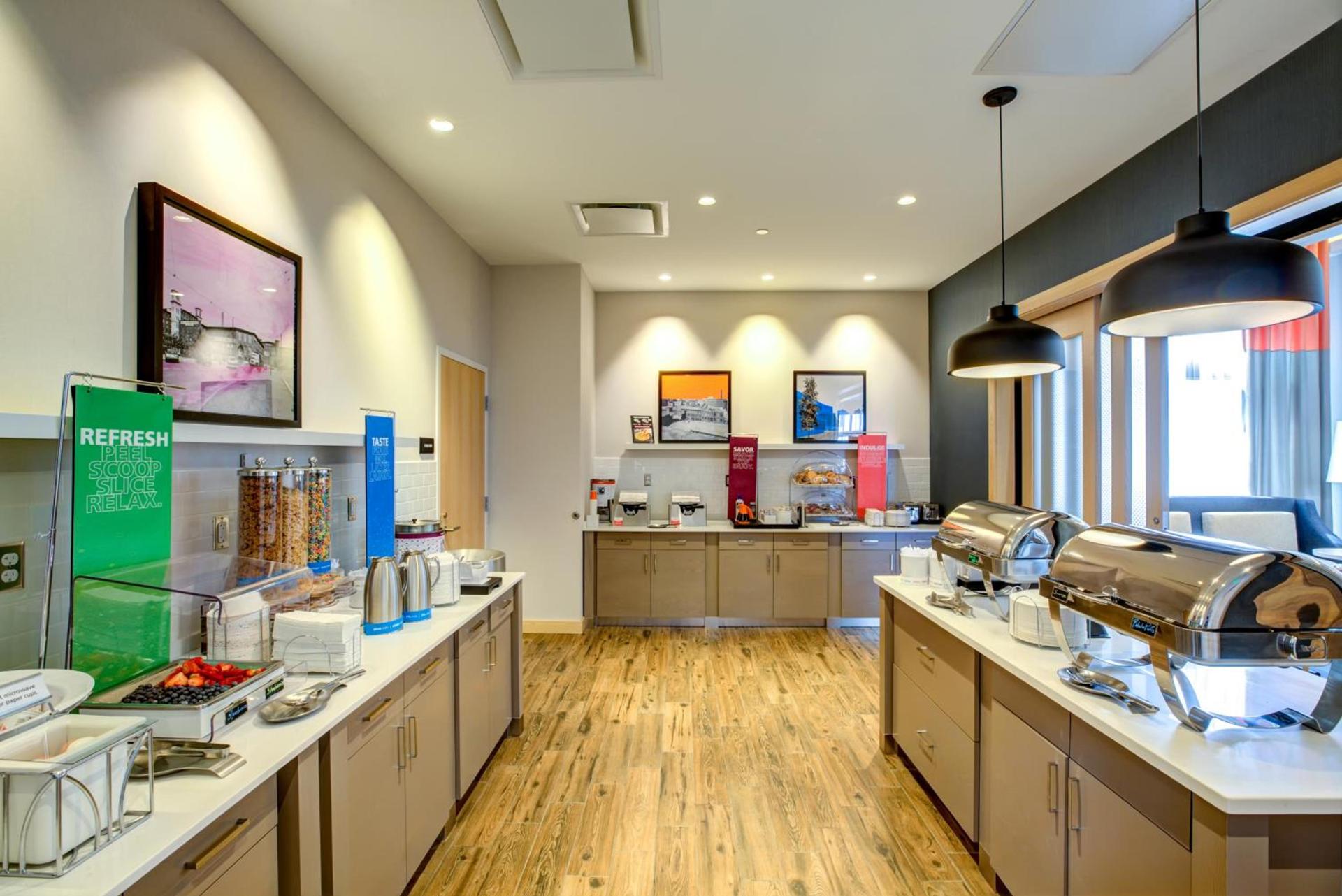 Hampton Inn & Suites Boston/Waltham photo 42