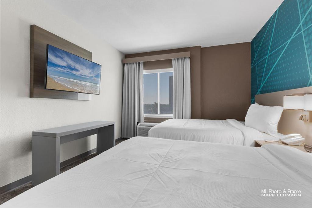 Comfort Suites Laredo - Nuevo Laredo photo 38