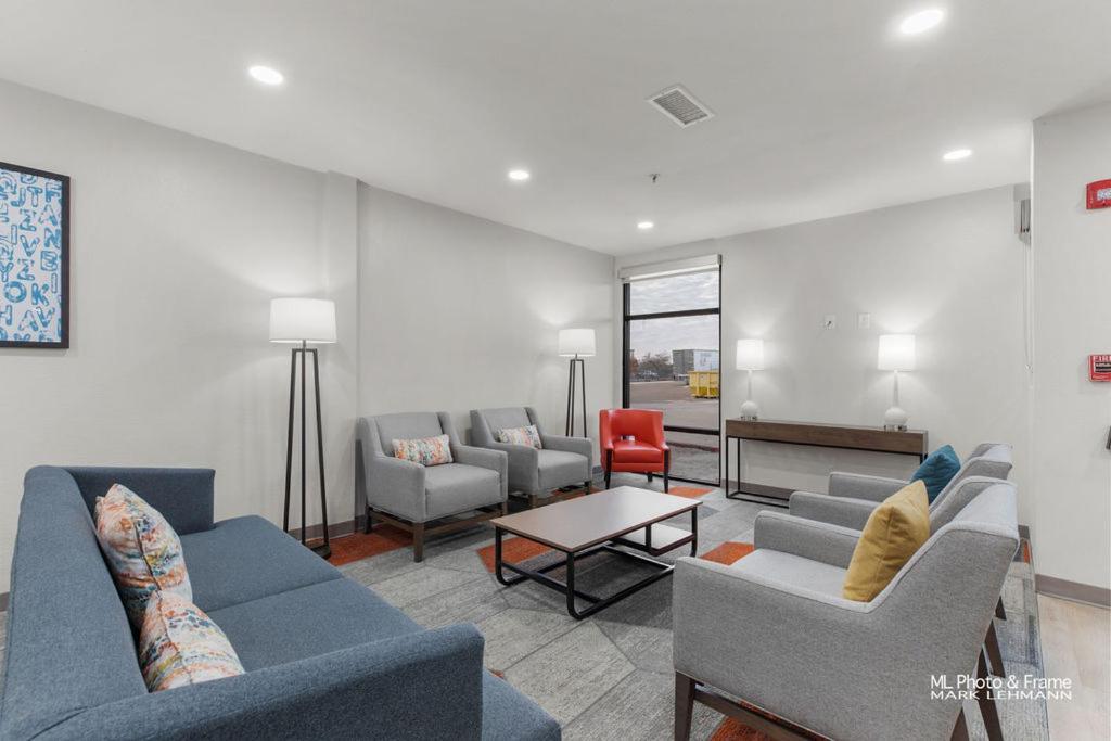 Comfort Suites Laredo - Nuevo Laredo photo 43