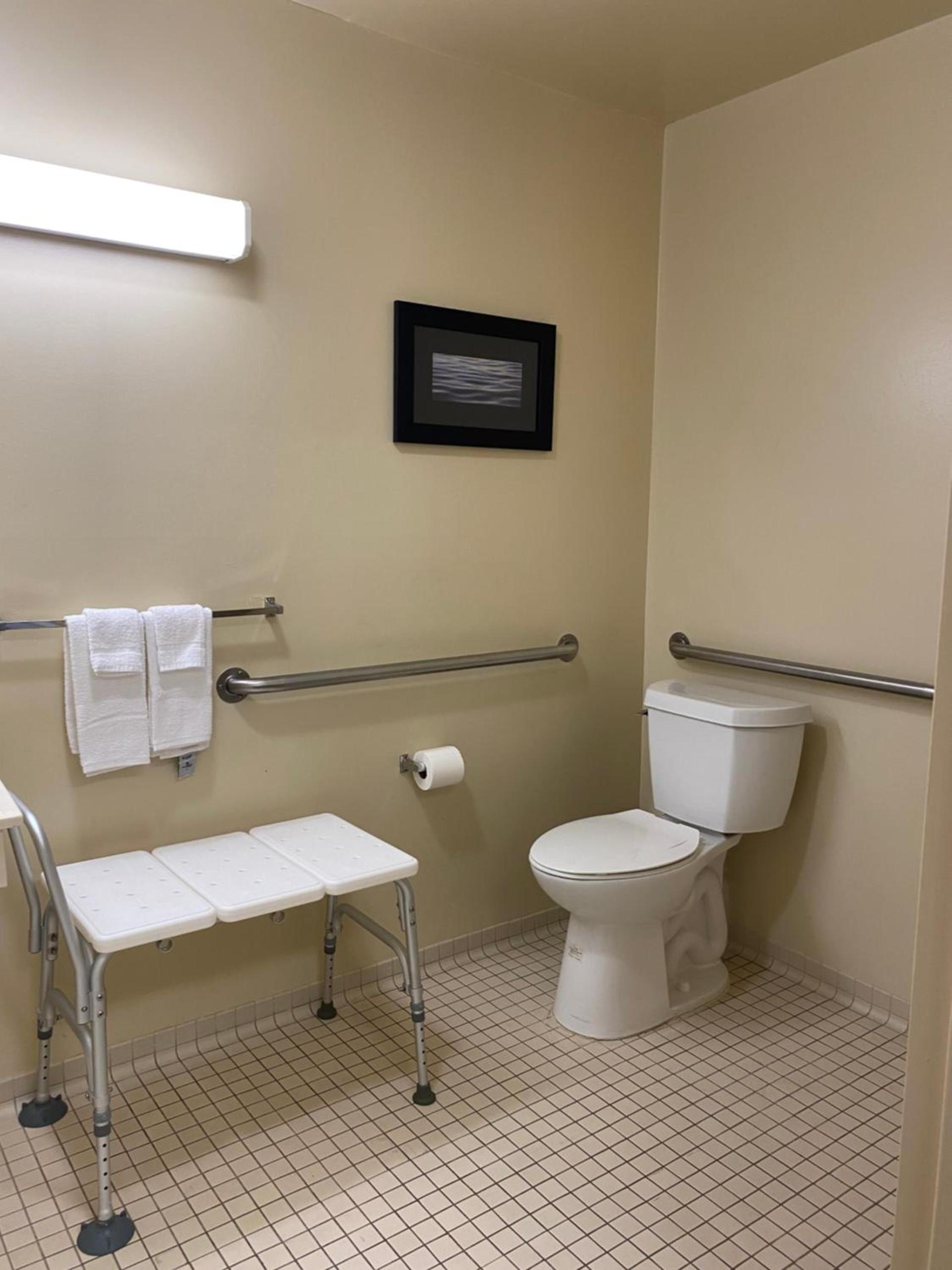 Suburban Studios Auburn Hills - Detroit photo 18