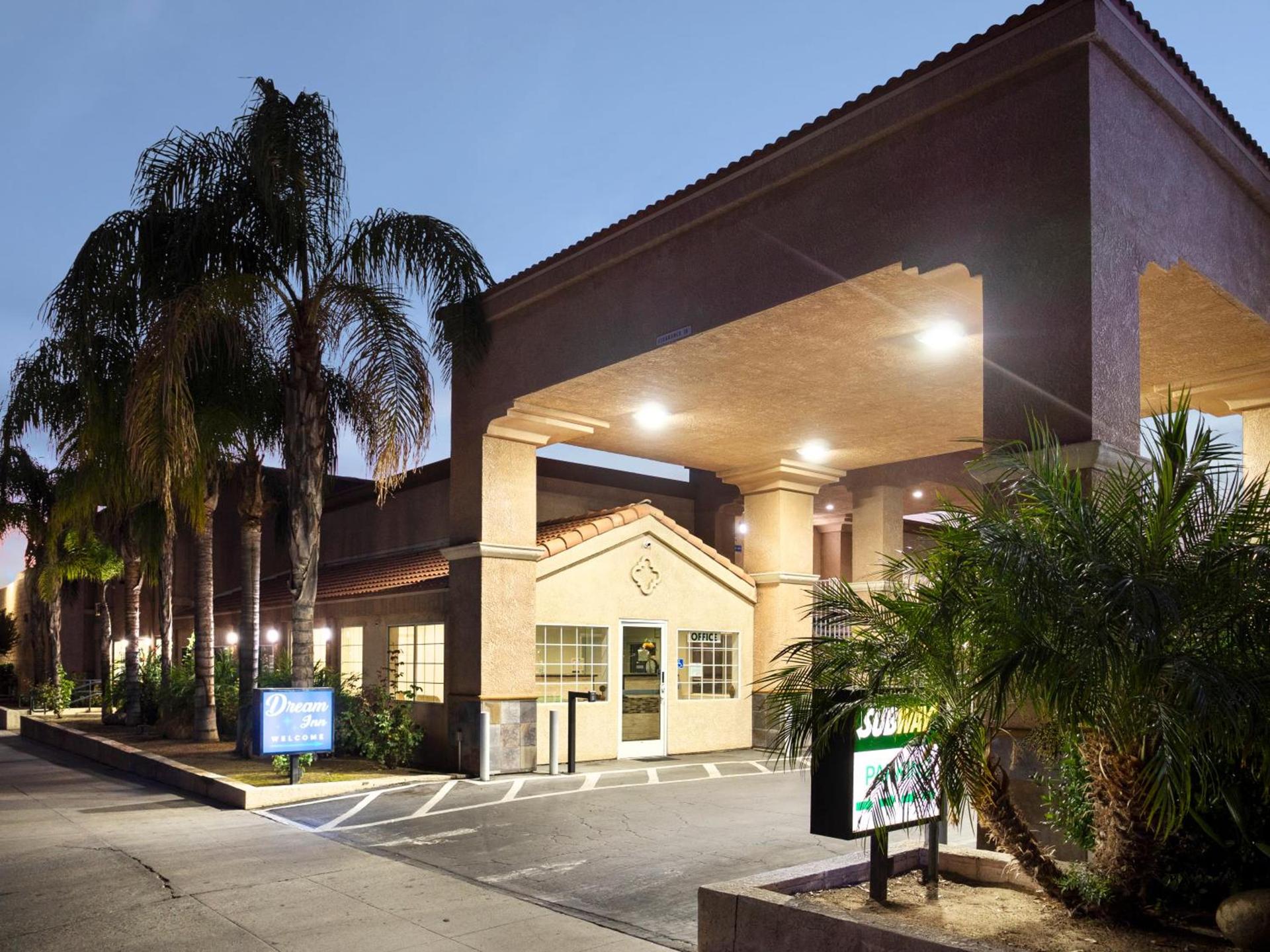 Dream Inn photo 1