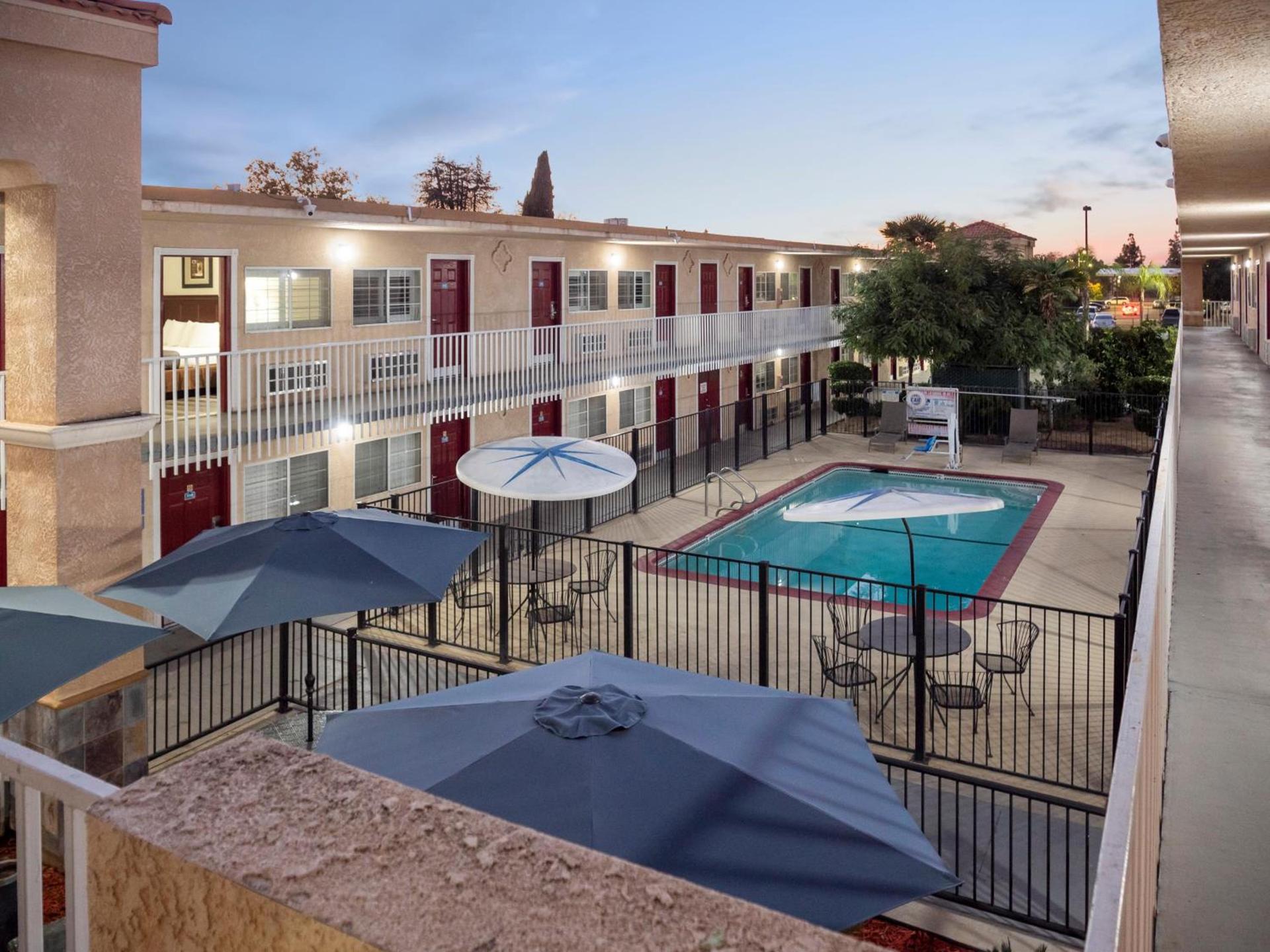 Dream Inn photo 12