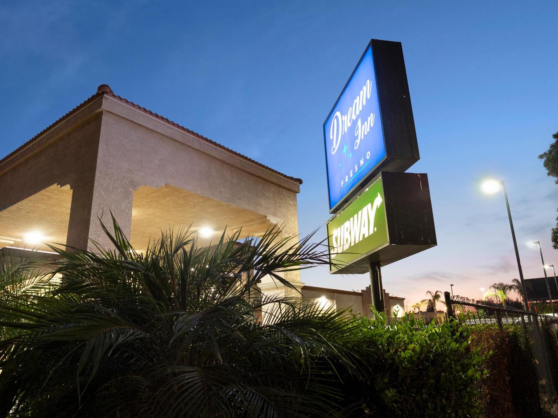 Dream Inn photo 11
