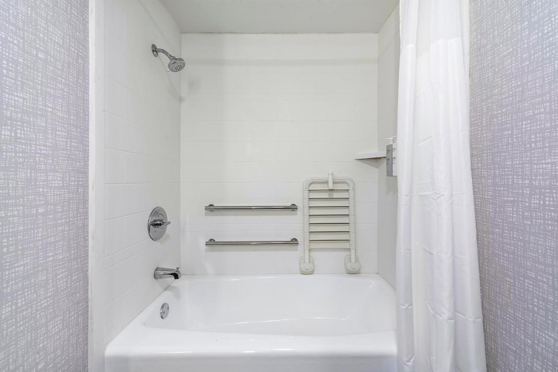 Hampton Inn by Hilton Los Angeles Airport LAX photo 40