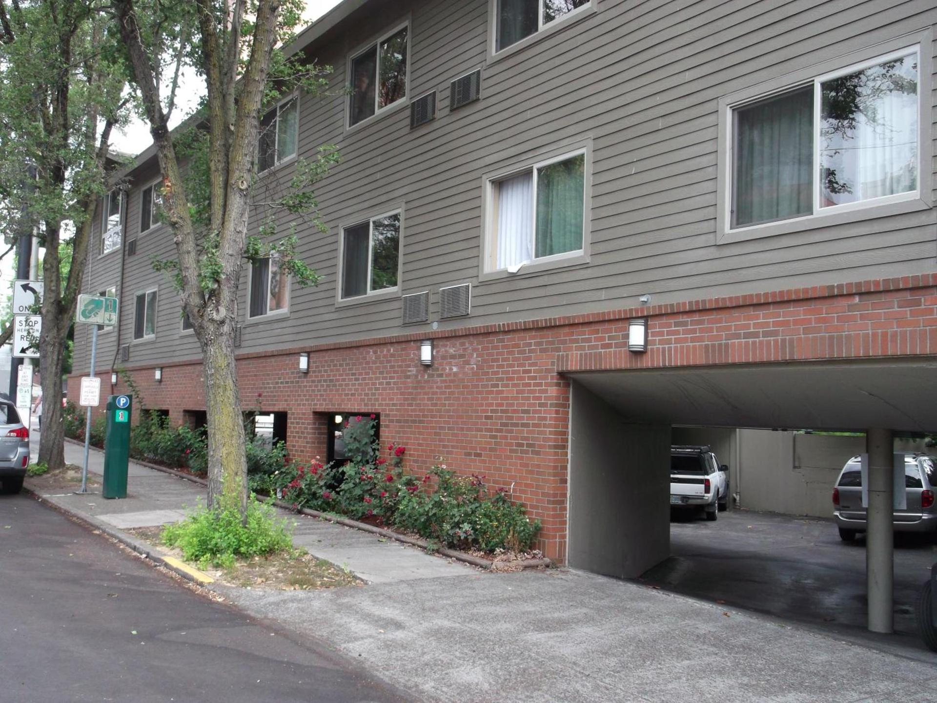 Downtown Value Inn photo 16