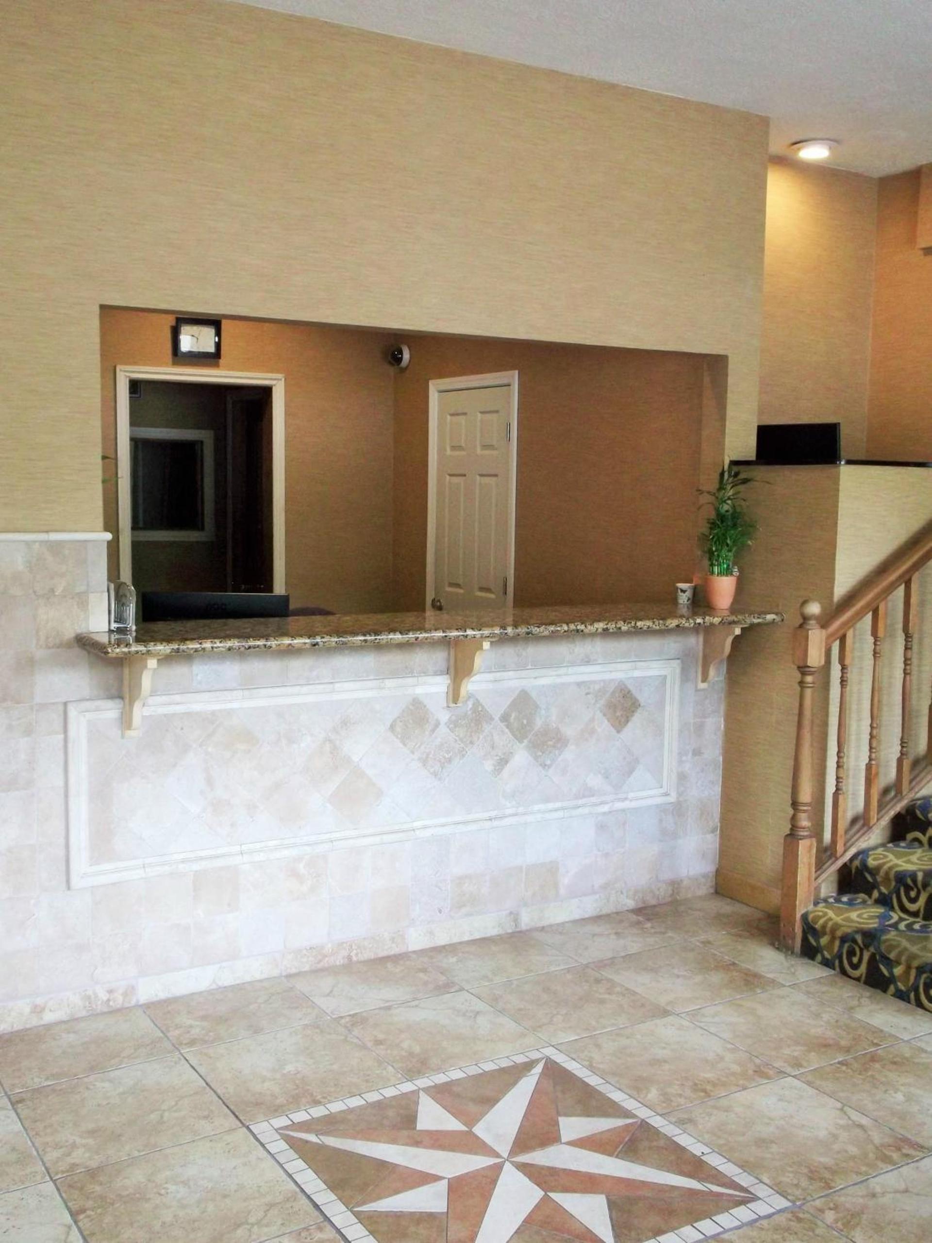 Downtown Value Inn photo 15