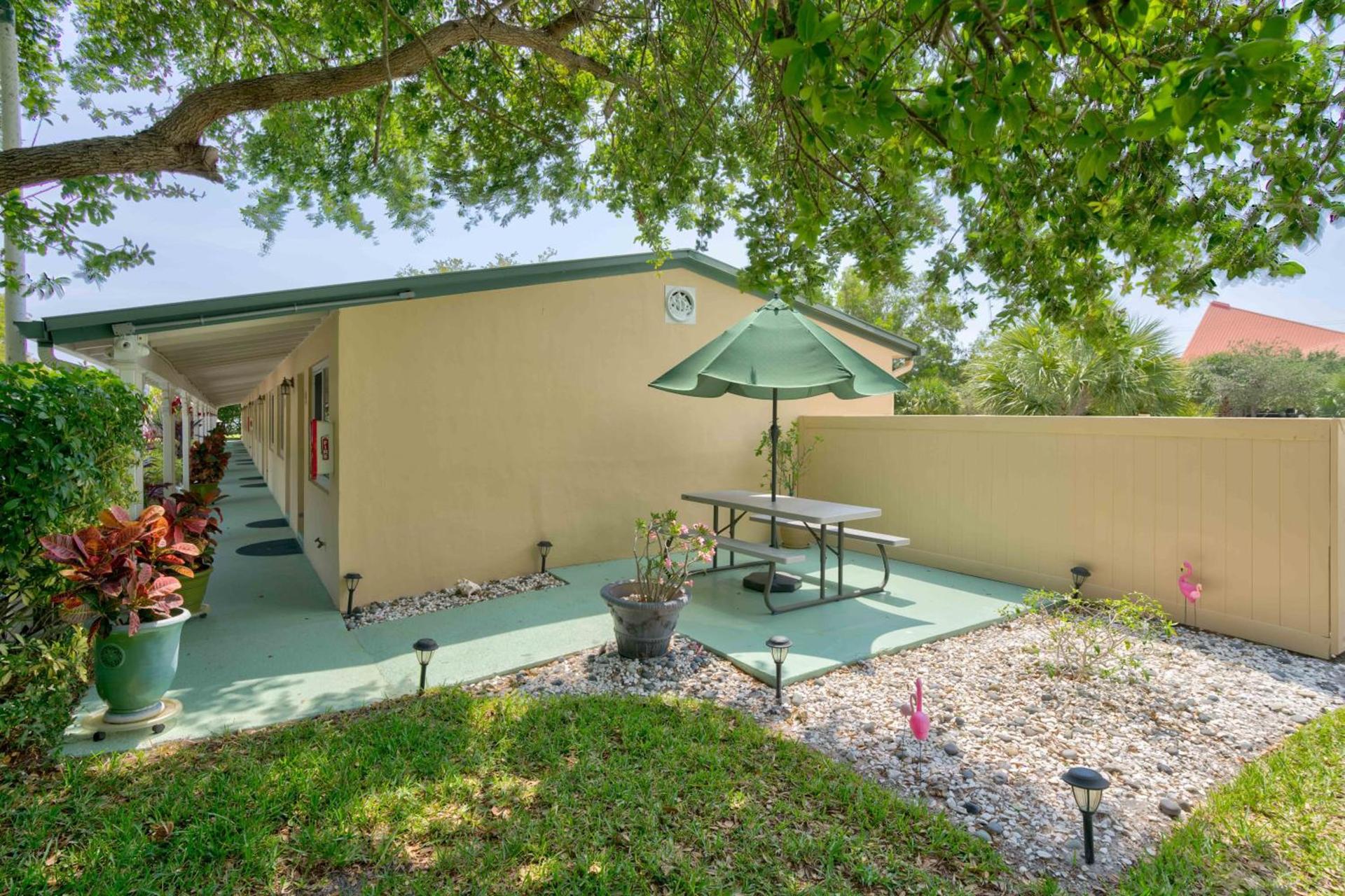 Tequesta Palms Inn photo 24