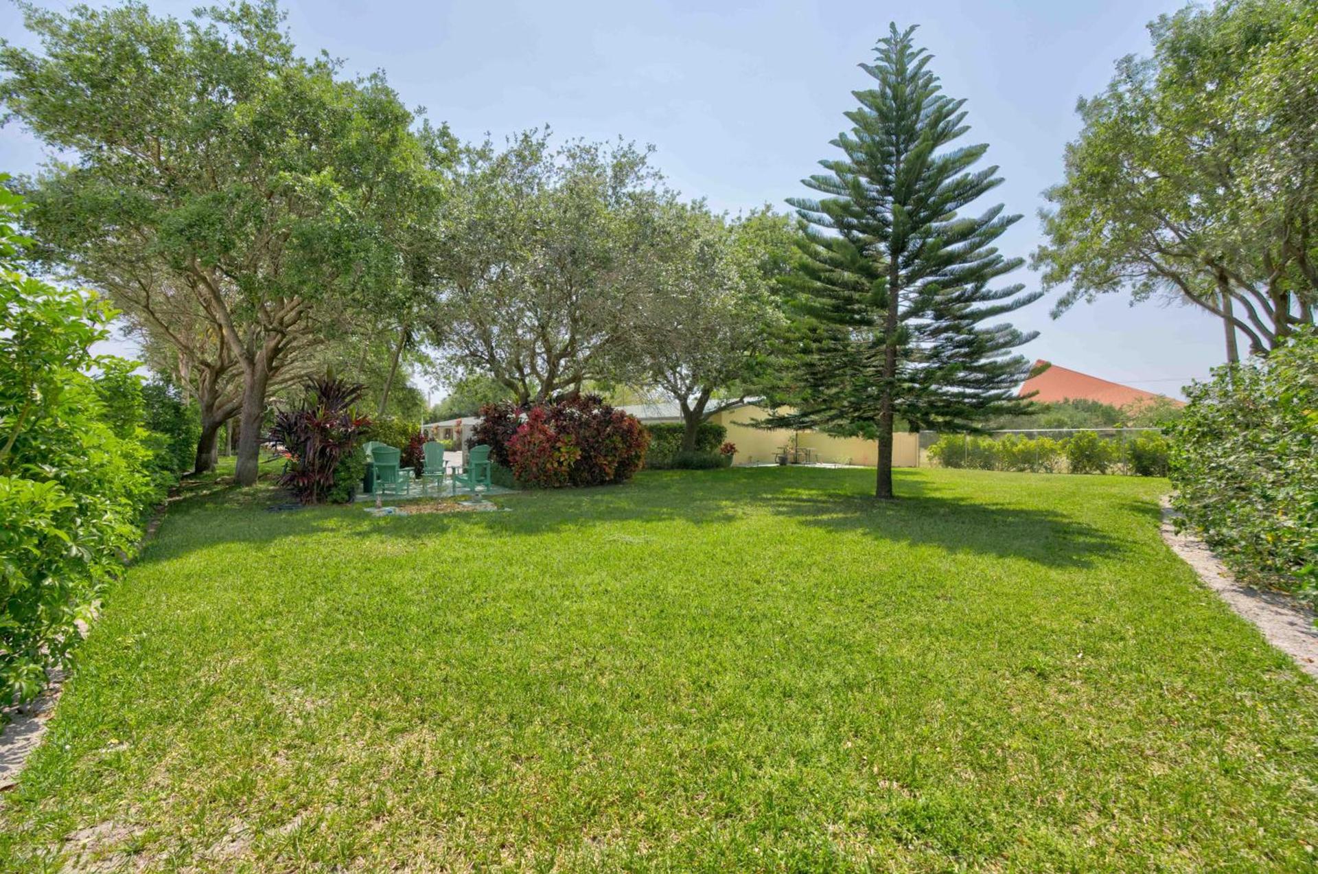 Tequesta Palms Inn photo 37