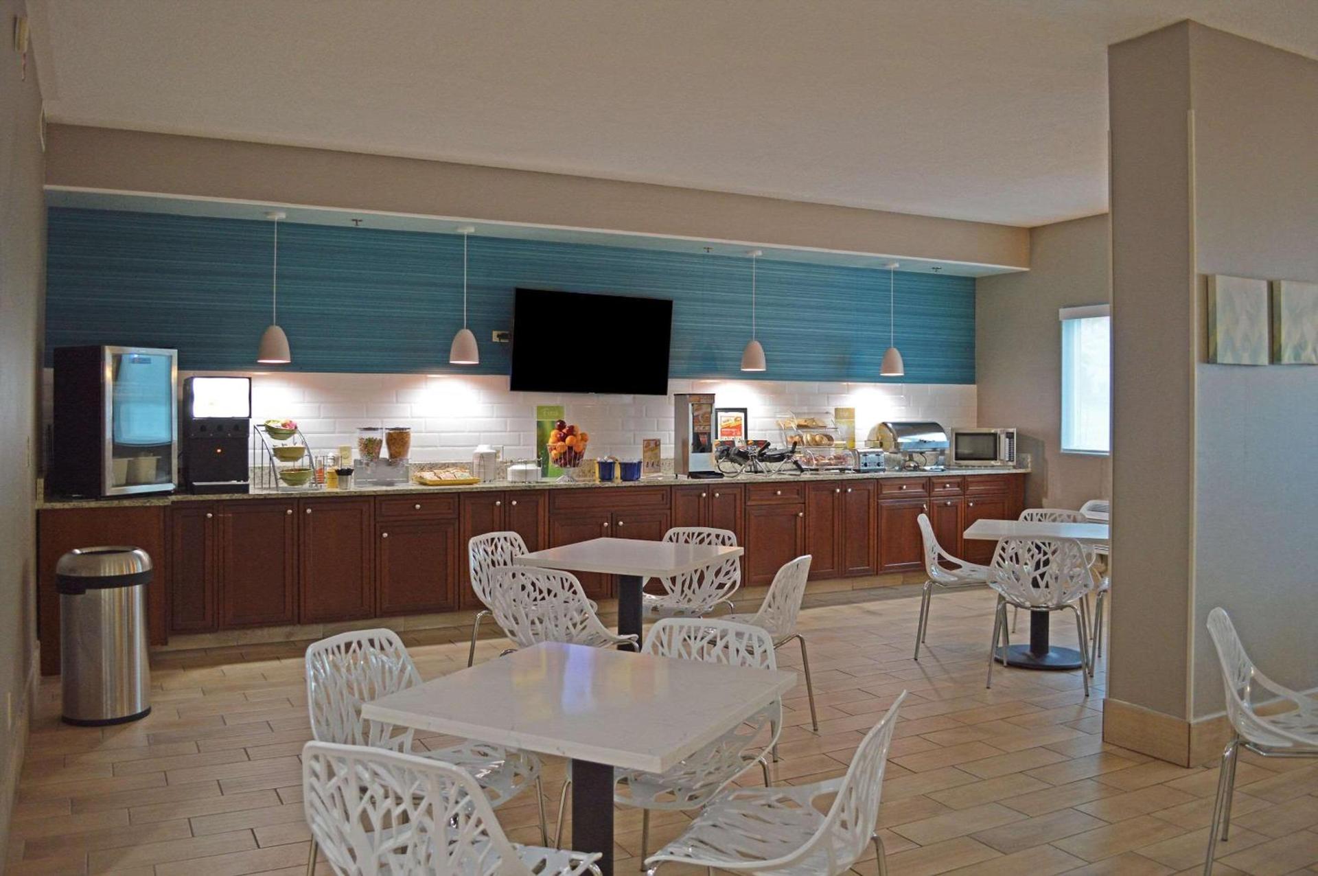 Country Inn & Suites by Radisson Rehoboth Beach - Dewey photo 32