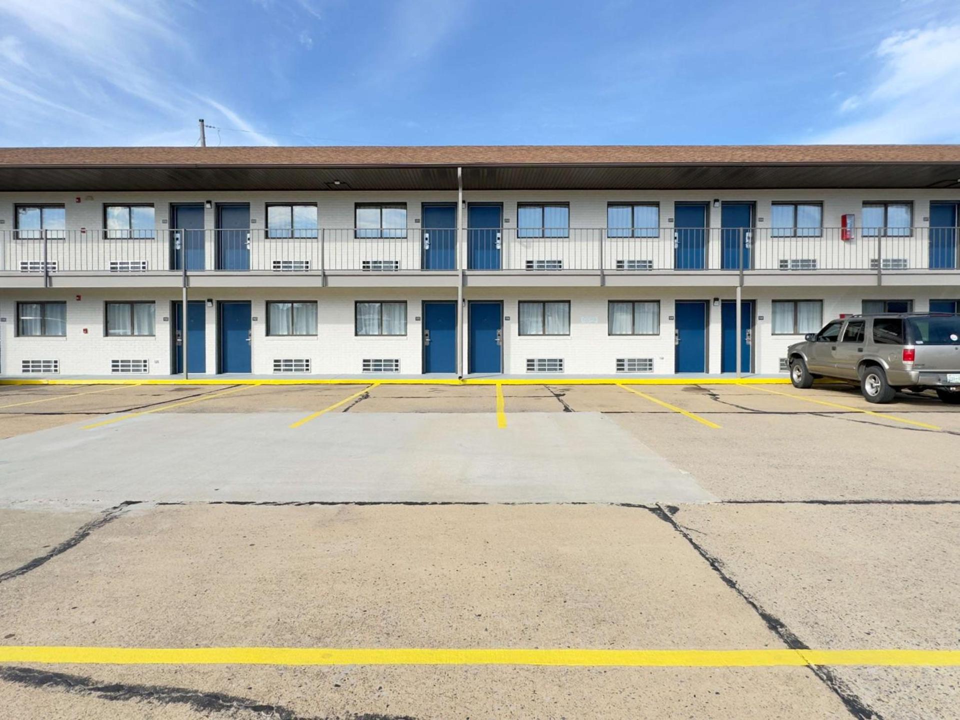 Motel 6-Dyersburg, TN photo 5