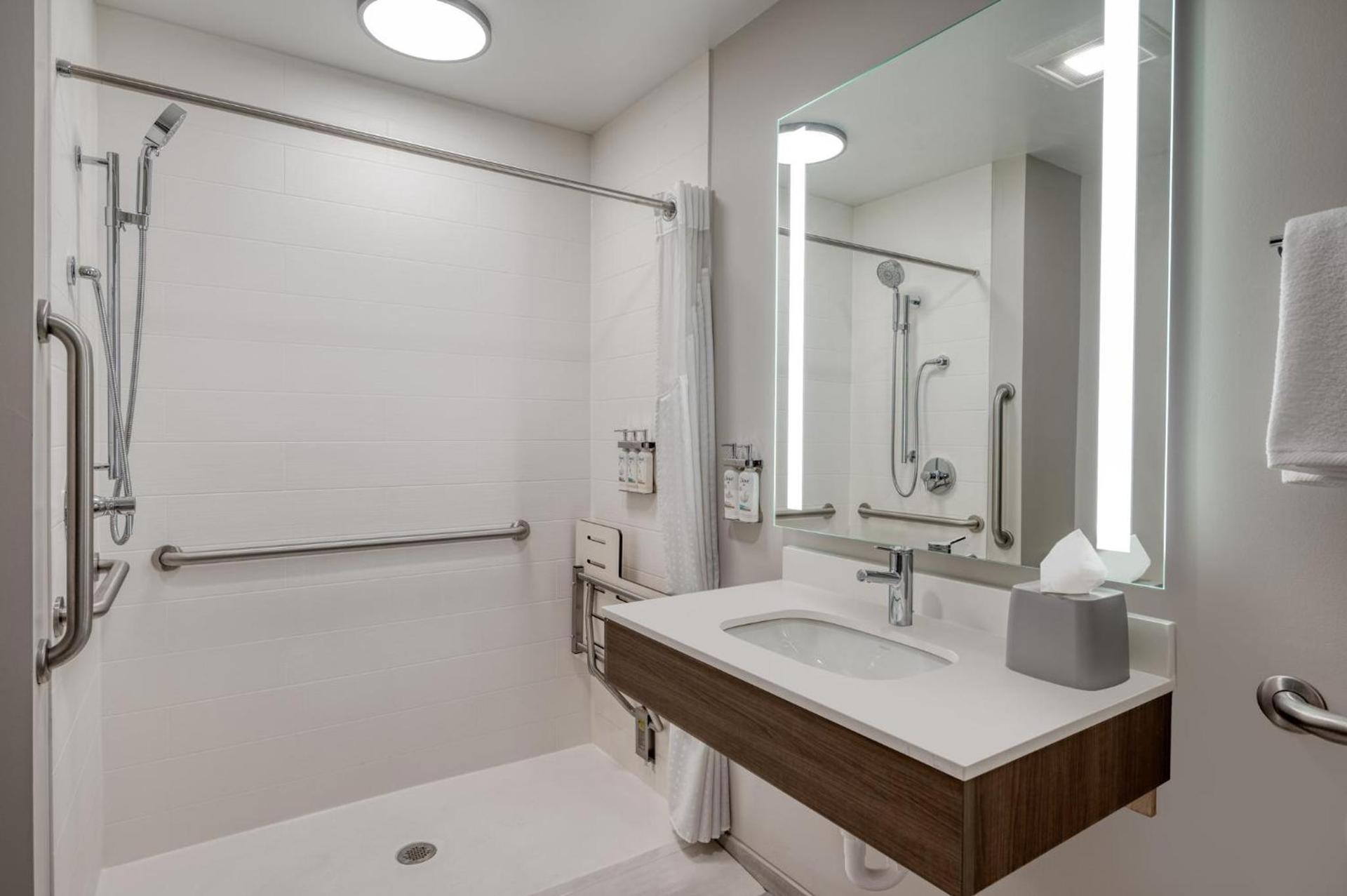 Holiday Inn Express & Suites Wadsworth by IHG photo 33