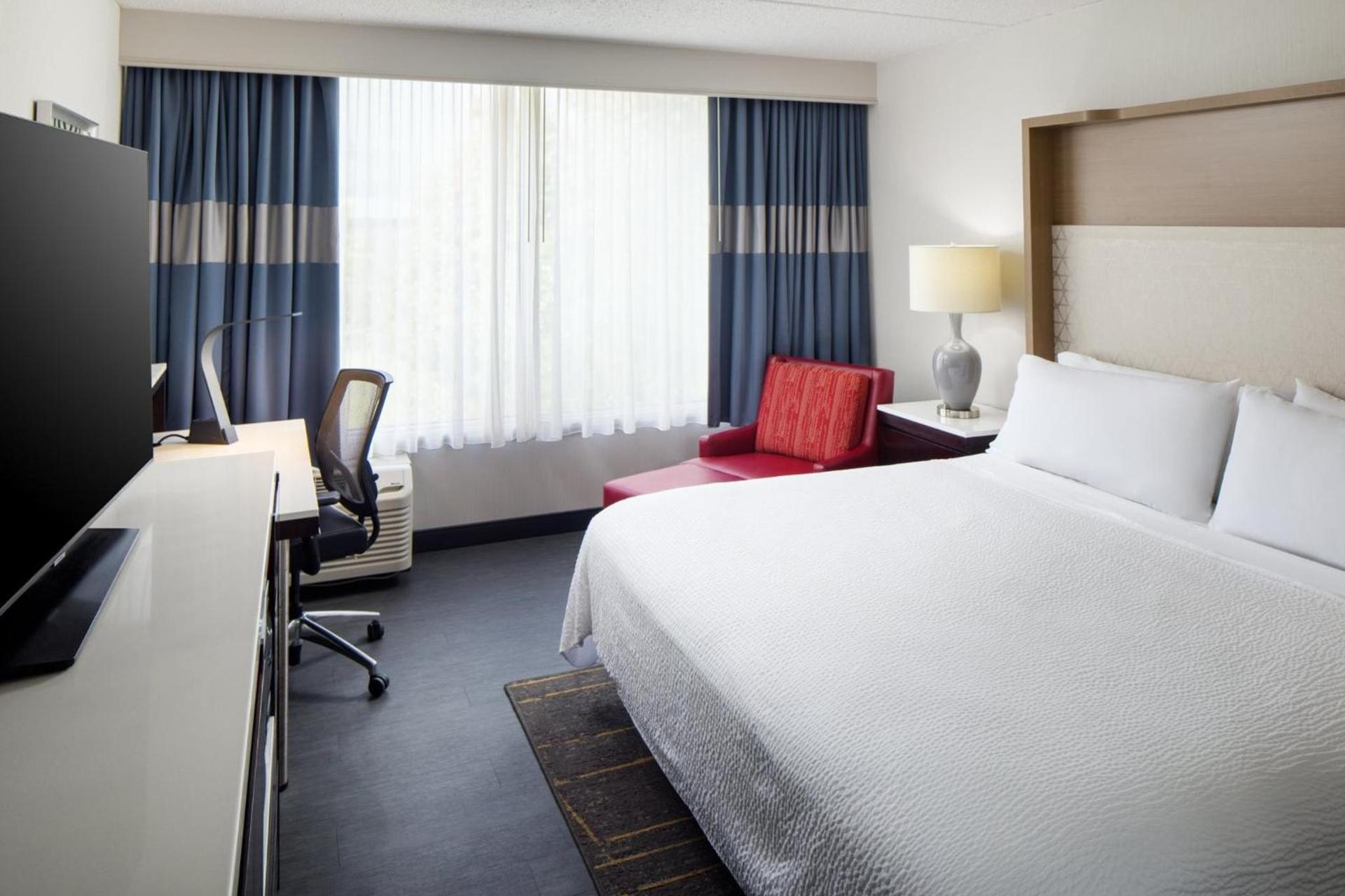 Holiday Inn Weirton-Steubenville Area photo 59