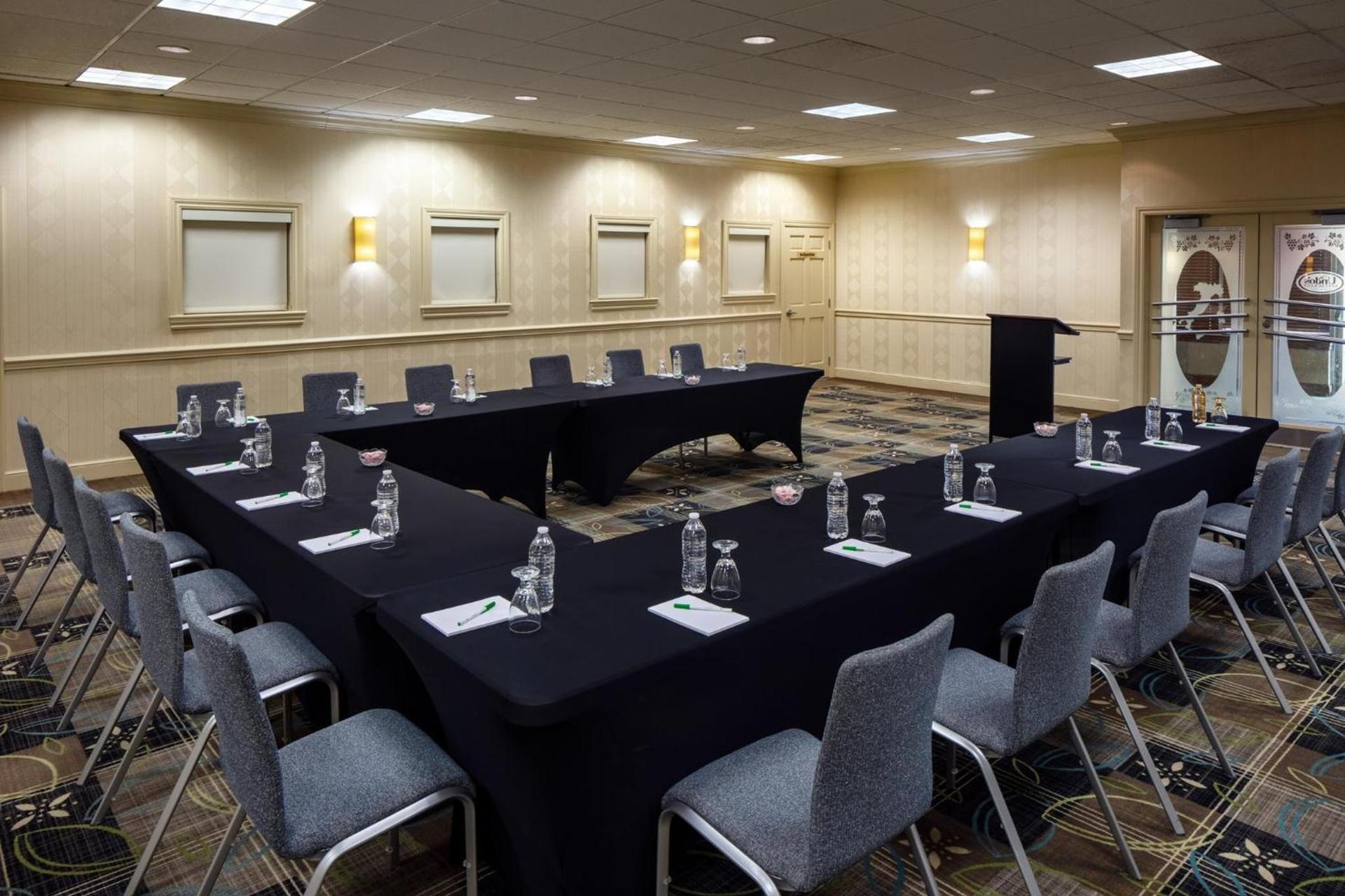 Holiday Inn Weirton-Steubenville Area photo 36