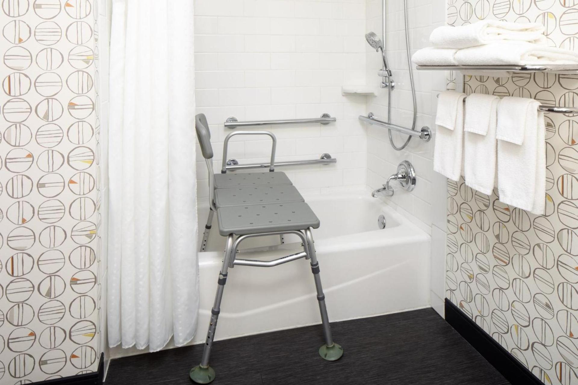 Holiday Inn Weirton-Steubenville Area photo 54