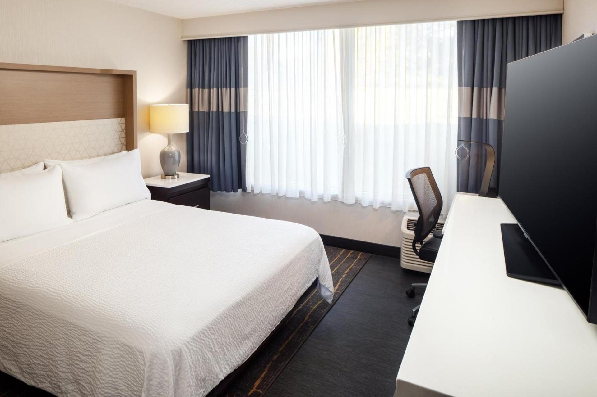 Holiday Inn Weirton-Steubenville Area photo 53