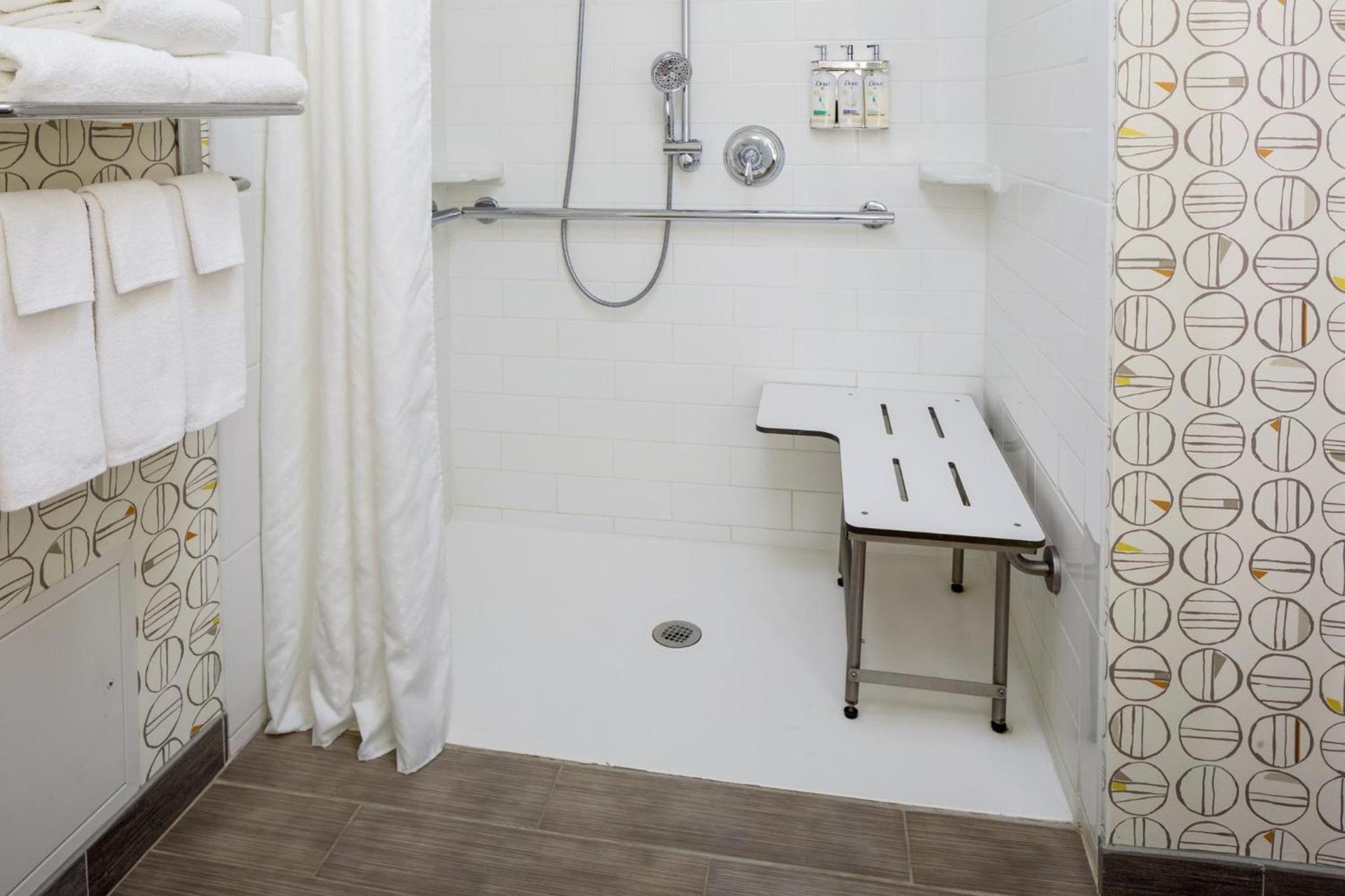 Holiday Inn Weirton-Steubenville Area photo 51