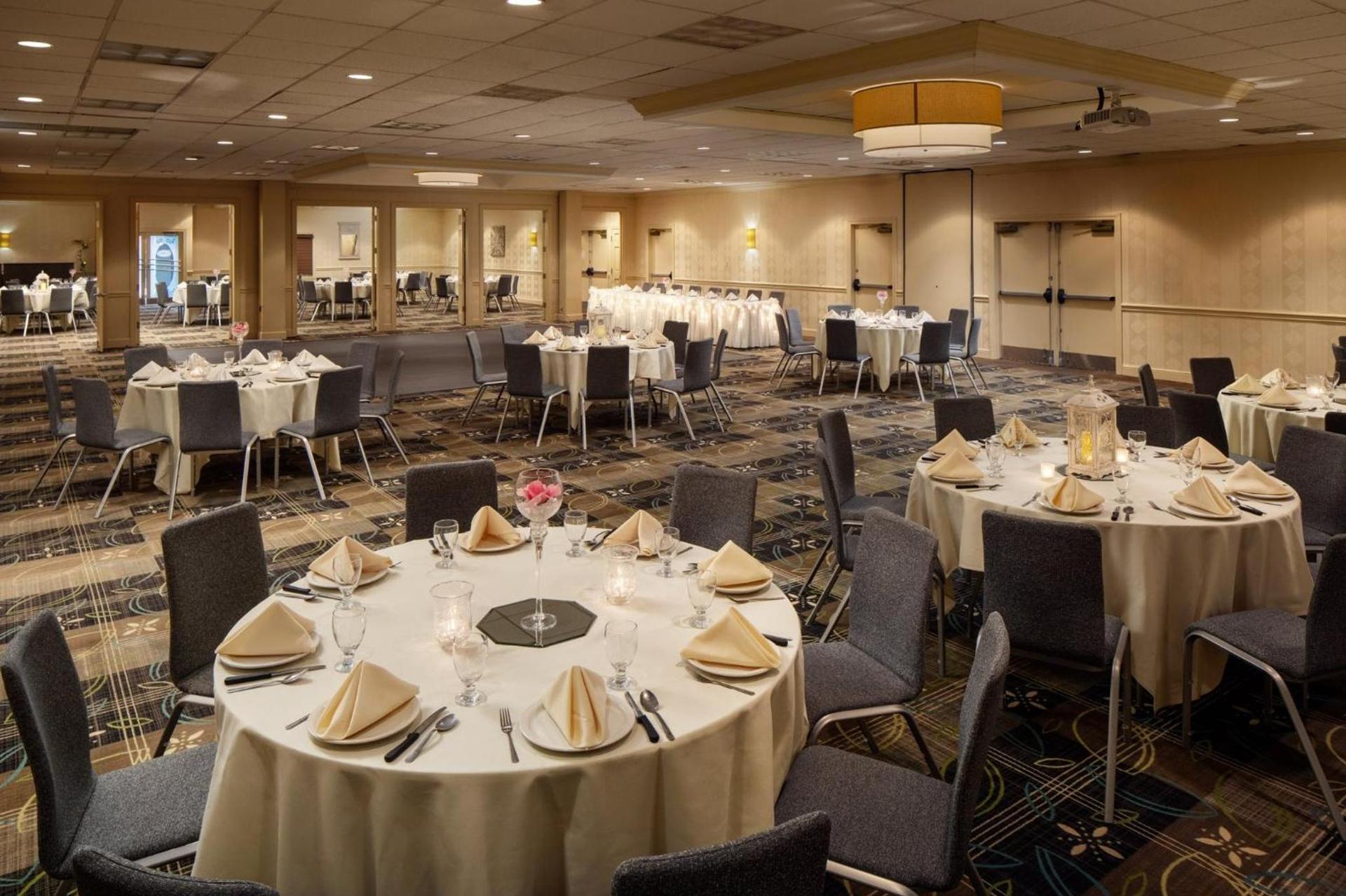 Holiday Inn Weirton-Steubenville Area photo 46