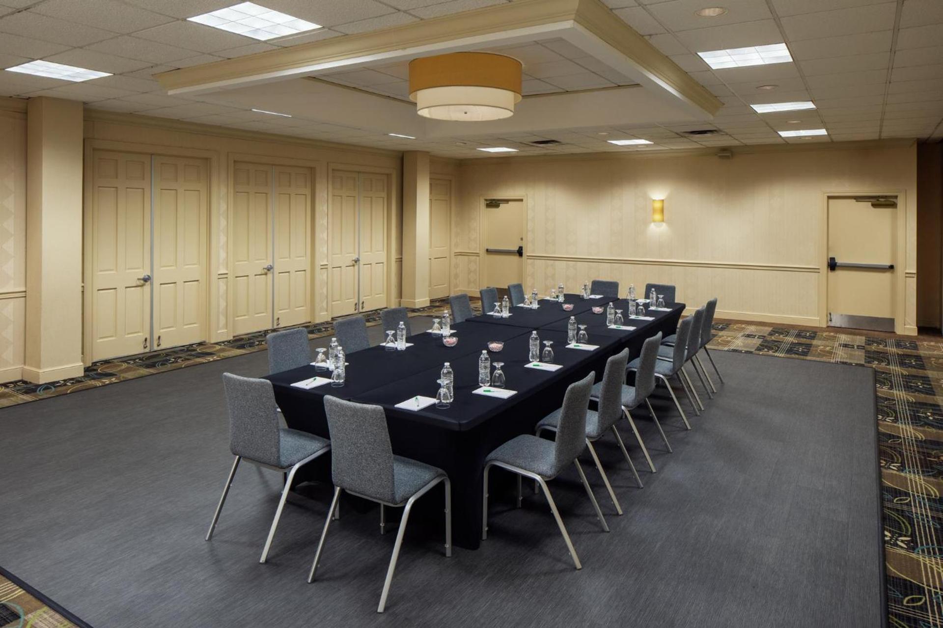 Holiday Inn Weirton-Steubenville Area photo 38