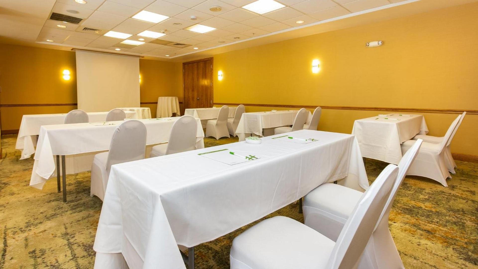 Holiday Inn & Suites Clearwater Beach by IHG photo 25