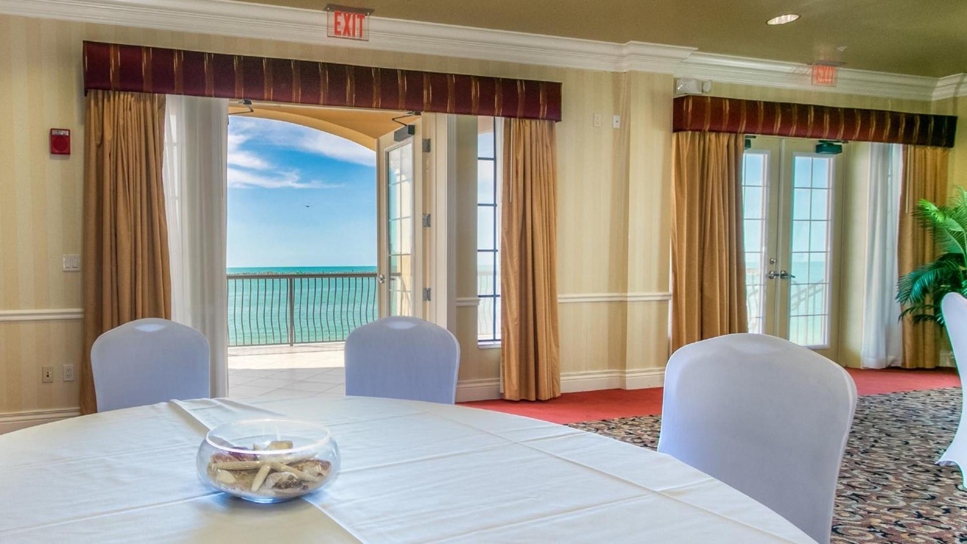 Holiday Inn & Suites Clearwater Beach by IHG photo 30