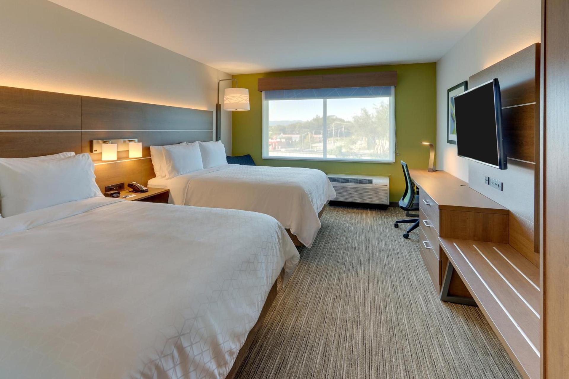 Holiday Inn Express & Suites - Roanoke – Civic Center photo 84